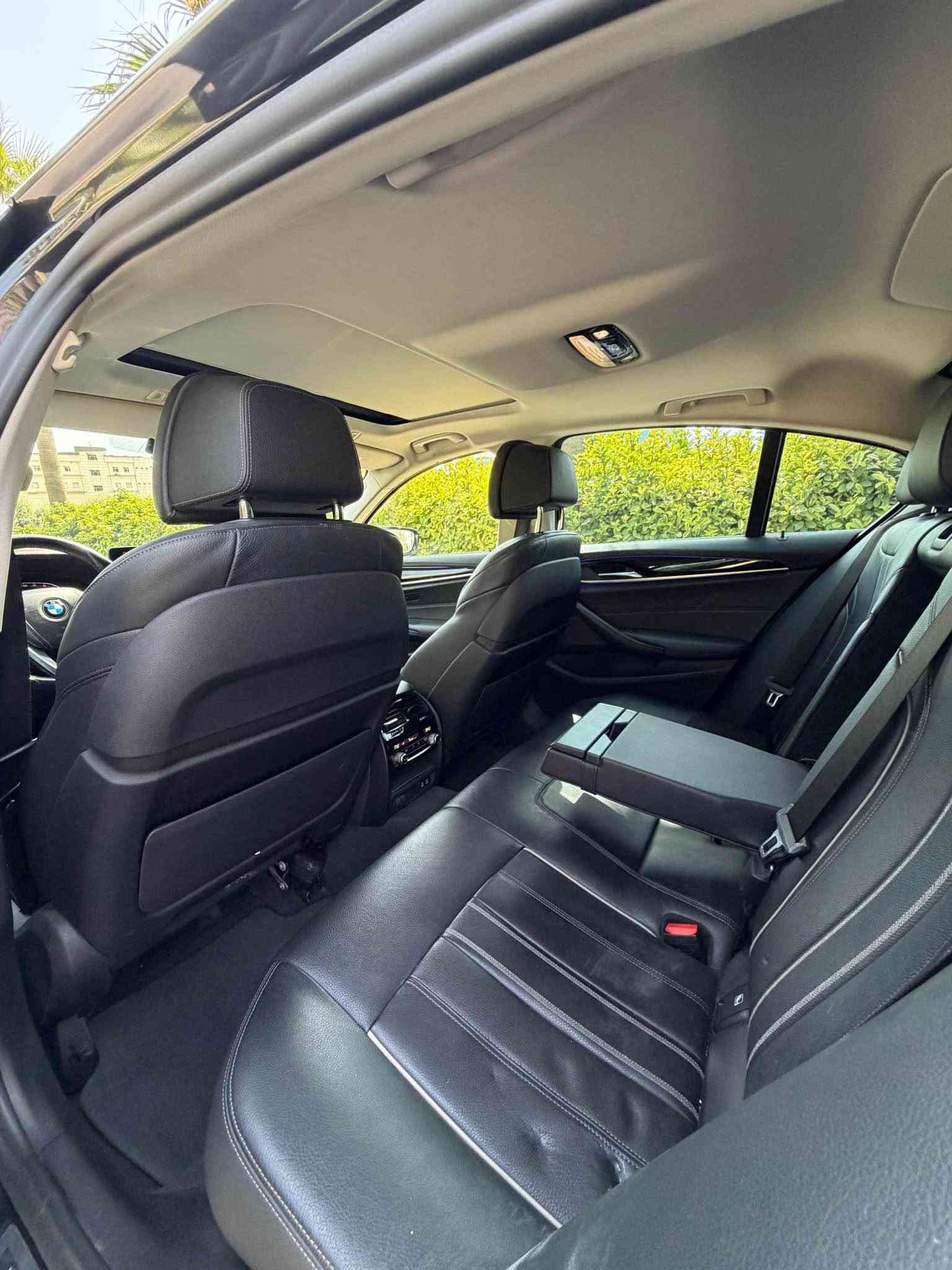 BMW 530i 
WARD 🇩🇪 zaman 
2021 
101 hazar KM Royya 
Sayaraka cllena be sbux be PDR 
Da3ame lo da3ame ba shart 
Sayaraka awropya zamana 
Slayt 
Sanduq shaft
Radar gawra 
Lezar Shen 
2 suec 
*********** أربيل, العراق
