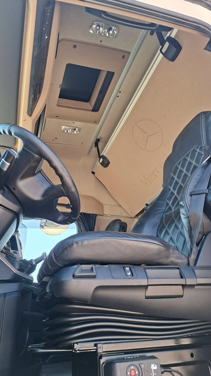 مارسدس اكتروز وحش سنكل بريطاني موديل 2019 
الحجم 2553 كامره وحساس فول مواصفات ما عدا الرتايدر
 الممشي السياره 550 دخول طريبيل جديد العنوان الانبار خمسة كيلو خط السريع معرض ابو قصي العسافي  رقم الهاتف *********** باداره قصي العسافي
