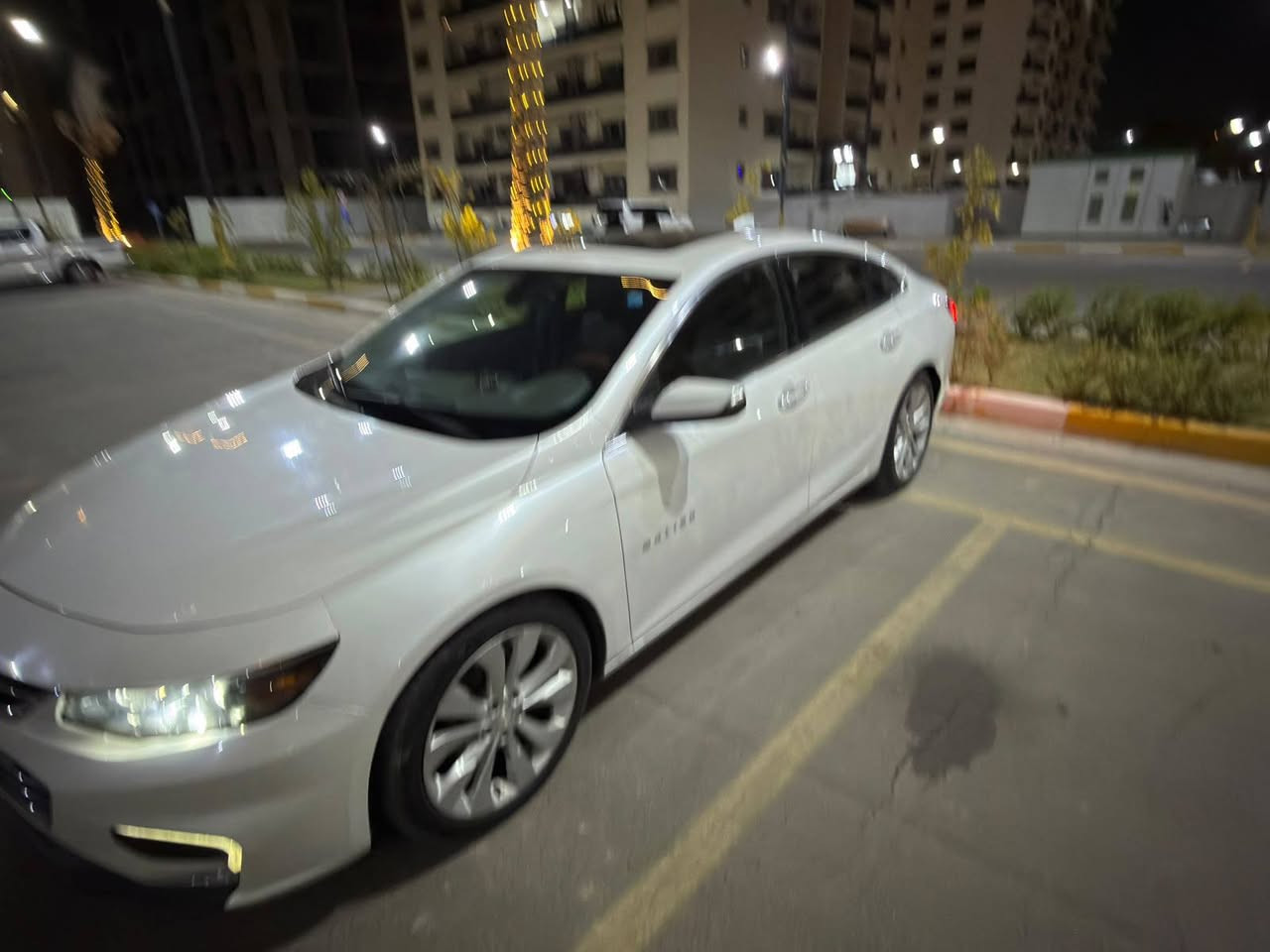 السلام عليكم ..
-ماليبو وارد امريكي موديل 2018 جاملغ خلفي وجنطه بدون ايرباك 
- مكينة تيربو 2000 
- كير 9 نمر 
- لون ابيض صدفي 
- سلايد روف قطعتين 
- دواخل كله جلد جوزي ورصاصي 
- تدفئة تبريد بلادي شركة ( مناخي ) منفصل
- مقاعد تدفئة تبريد 
- تبريد امامي خلفي 
- بجم كبس مملعوب بي  
- لايتات امامية زنون 
- تخم تاير + ويل كب حجم ١٩ 
- تحكم ستيرن بلوتوث حاكية مثبت سرعة وتحكم صوت 
- ٧ سماعات Boss  تحكم بالصوت ، 
مضخمات ٢ اقوة نظام صوت بالماليبو فوول  
- صدر خلفي امامي جديد 
- باتري ٨٠امبير جديد 
- فيت بم جديد 
- دبل صالنصة 
- شرط المكينة والكير بلادي ممفتوح بيها ولا برغي . 
- تشغيل عن بعد 
- مري قلاب للاسفل عند الرجوع
- شاشة كبيرة - كار بلي - يدعم برامج الملاحة والخرائط
- ٥  بصمات ابواب + جنطة 
- كامرة 
- مثبت سرعة 
- ٤ منفذ شحن USB خلفي وامامي 
- ABS مانع انزلاق 
- نظام EBD لقوة الفرامل الامامية والخلفية 
- تخم بردات تركي
السعر ١١٥ بيها مجال بسيط
للتواصل***********
