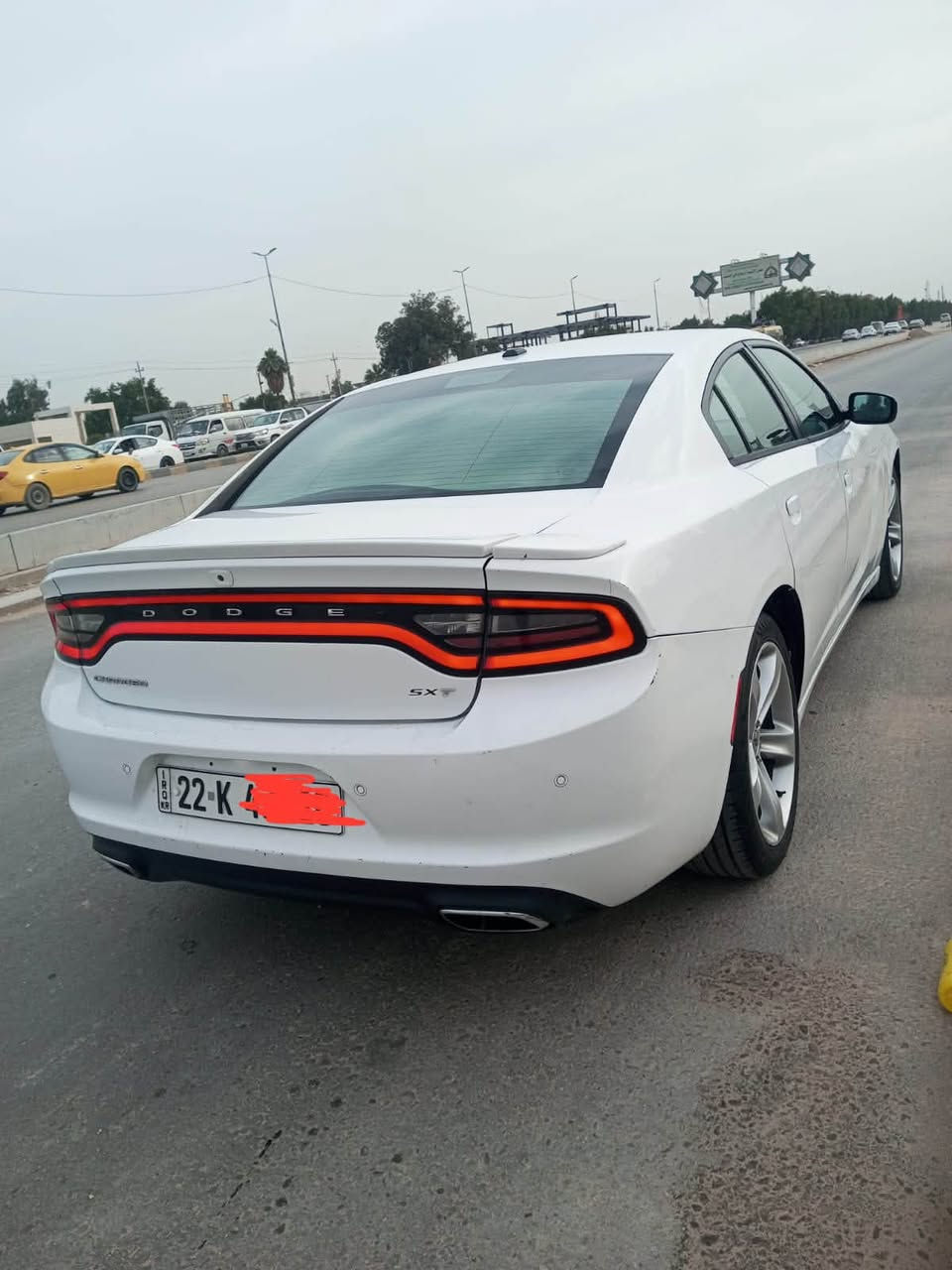 السلام عليكم
جارجر لون ابيض خليجي 
موديل 2017  sxT 
3600   6سلندر 
سيارة بأسمي رقم اربيل
تحويل شوكت متحب
سنويه جديده 2028  
كشنات تدفئه تبريد حظن 
استيرن تدفئه فول تحكمات 
شاشه كبيره + كامره خلفيه
استخدام شخصي مامشتغله خط
فول مواصفات داخل اسود 
جهاز انذار بلاد تشغيل عن بعد 
دمام خلفي بلاد 
حداديه گير محرك مكفول 
تخم تاير جديد 
السياره كفاله عدا الي مأشر عليهن 
السعر 185$ وبيها مجال بسيط 
بيع فقط بدون مراوس 
مكاني نجف 
هـ - ***********
