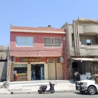 للبيع دار تجاري للبيع حي القاهره ع شارع 20   المساحه 225 م   يتكون الد...