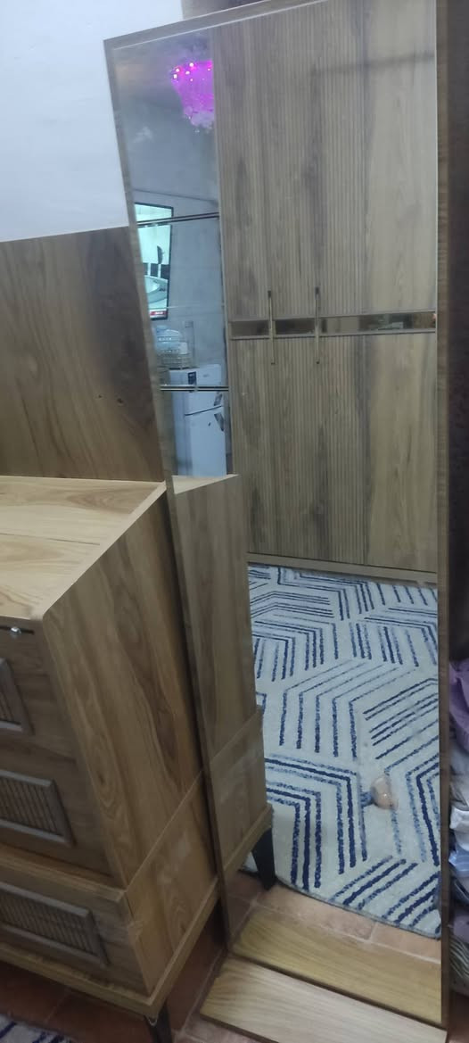 السلام عليكم اخوان غرفه نوم تركيه 7 قطع نظيفه ما بيها تلف السعر 400 وهذا الرقم للتواصل ***********
