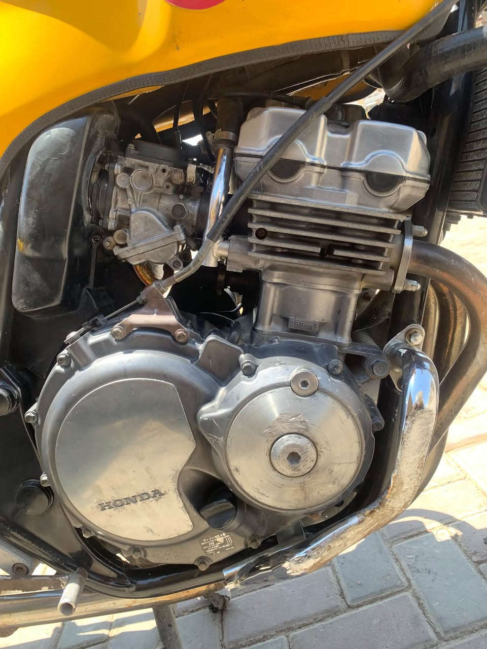 السلام عليكم CB400 للبيع دراجه كفاله عامه محرك شرط ما مفتوح لا صوت ولا بخار نگره سلف كهربائياتها شغاله رونات شغاله دهن مبدله جديد تجي ترايك للبصره  السعر خاص  للستفسار *********** ))
