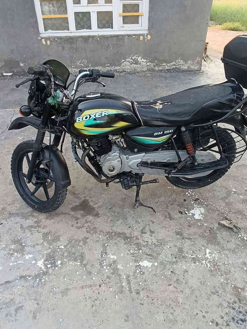السلام عليكم دراجه بوكسر للبيع مكان بابل دراجه مقفوله السعر 1,200 الهاتف***********
