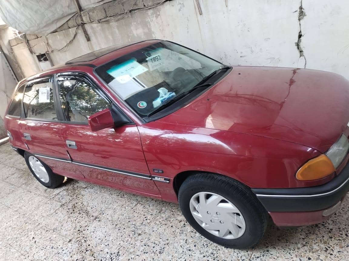 اوبل استرا 18 موديل 93 ما بيها صبغ بس الدواير رقم نينوى توماتيك بيها بدايه صرف والباقي شرط *********** واتساب فقط
