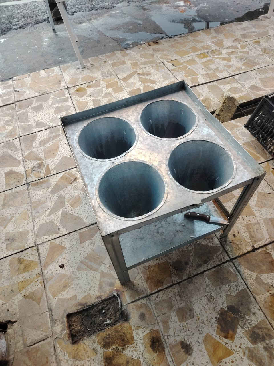 سلام عليكم غراض محل دجاج كامله 
و بسعر مناسب و٣ سجاجين اصليه + صينيه تقطيع اصليه و الأغراض نضيفه   للتواصل ***********
