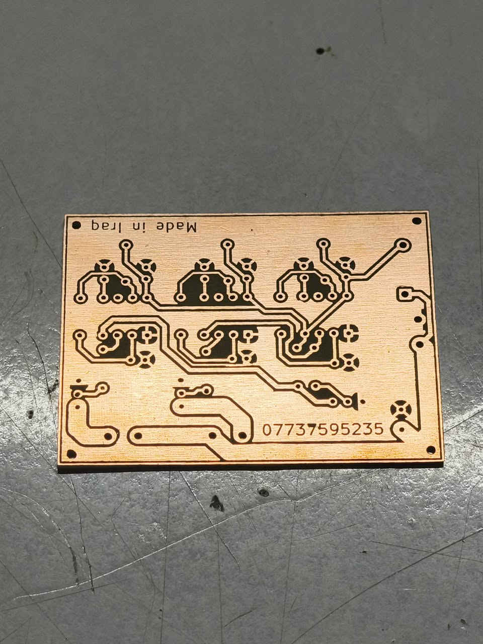 ⚡ خدمة صناعة الدوائر المطبوعة (PCB) محلياً داخل العراق ⚡
هل تبحث عن سرعة في التنفيذ ودقة عالية لمشاريعك الإلكترونية دون الانتظار طويلاً للشحن الخارجي؟
نحن نوفر لك خدمة تصنيع اللوحات المطبوعة محلياً وبجودة ممتازة لتلبي احتياجات مشاريع التخرج، النماذج الأولية، والابتكار الهندسية:
أنواع الدوائر: نصنع دوائر الطبقة الواحدة (Single-sided) والطبقتين (Double-sided).
الطبقة التوضيحية (Silkscreen): تتوفر طبقة السلك سكرين لبيان قيم ورموز العناصر بدقة لتسهيل عملية اللحام والتجميع.
سرعة الإنجاز: تسليم سريع خلال 48 ساعة فقط!
التوصيل: متوفر لجميع محافظات العراق.
📞 للطلب والاستفسار (مراسلة أو اتصال):
***********
