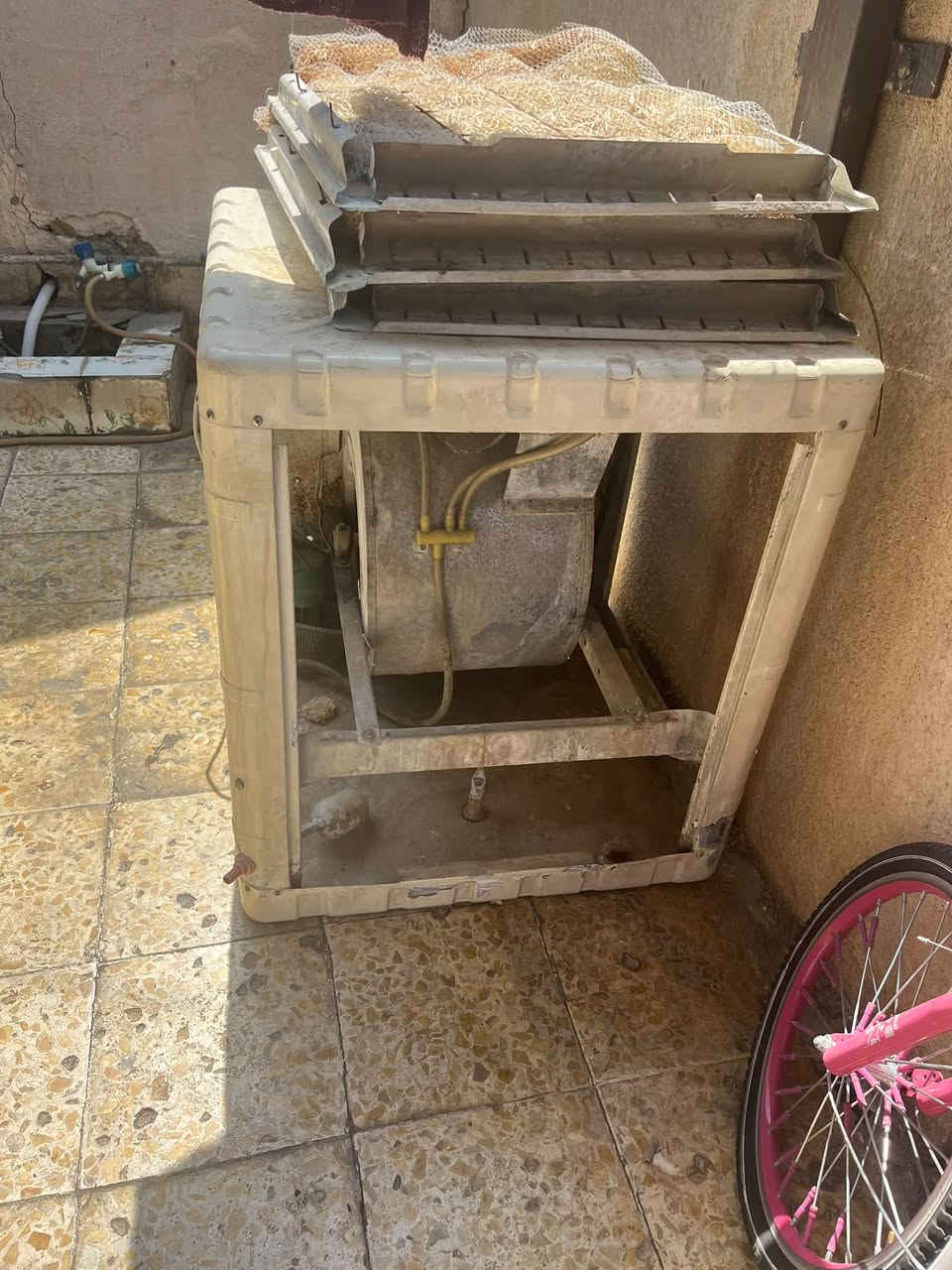 مبرده حجم ٣ ونص كبيره اخت جدي ه استخدام شهرين للبيع مكان دوره الاثورين الشراي واتس *********** سعره ٧٥
