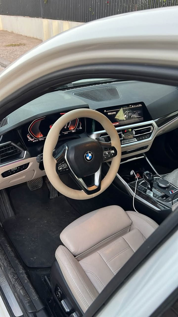 السلام عليكم
‏Bmw 2021 🇩🇪🇩🇪🇩🇪 330i
دبل كرسي كهرباء 
سيارة مواصفات لكجري 
محرك 4 سلندر توربو 

رقم اربيل  الجديد تحويل او وكالة بشرط 

🛑 سلايت 

🛑 بصمه تشغيل مع ابواب 

🛑 رادار امامي وخلفي وجانبي 

🛑 شاشه  ديجتل 

🛑 كشن جلد 

🛑 هاندبريك بصمه 

🛑 لد داخلي متعدد اللوان 
 
لايت ليزري متحرك ويا ستيرن 

وباقي مواصفات ال bmw المعروفه 
 
سيارة كت ام 
سياره جاهزه بدون اي مصرف
 مكينه كير بشرط بلادي
سعر 245 وبيها مجال بسيط
 السياره بدون قطرة صبغ كفاله عده الجاملغ الامامي مبدل بلادي وبيها اصبع تعديل براس البنيد بدون دواخل بشرط ايرباك ستيرن وبرده مرجع

مكان السياره اربيل 

***********

