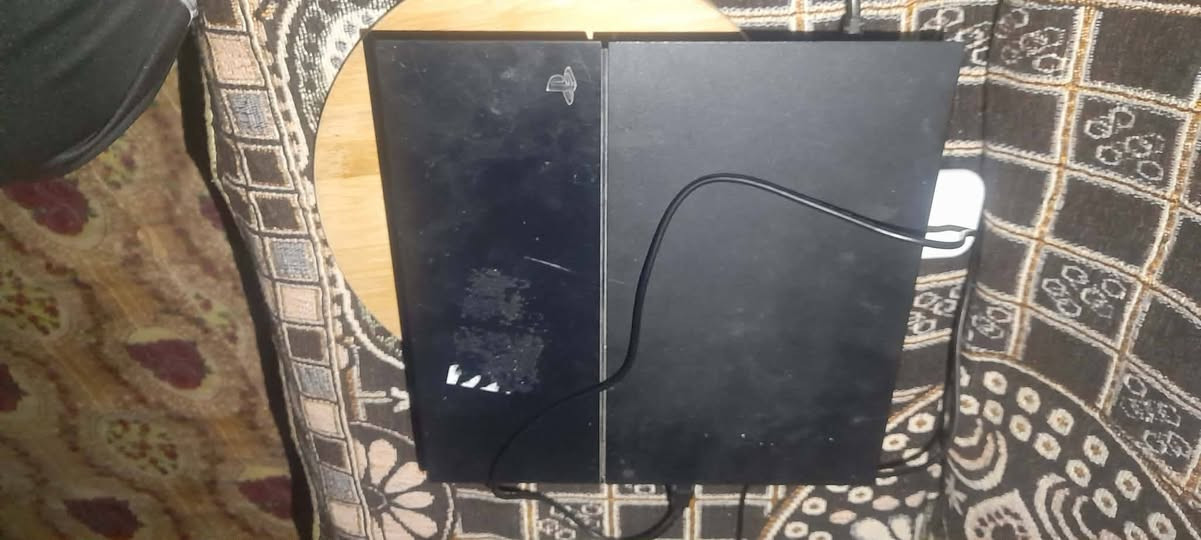 T
سلاك عليكم بلي فور فات نص تيرة جهاز بس دكمت تشغيل عاطلة يشتغل من خلال اليدة فقط غير مشكلة مابي جهاز بي حساب بي تقريب ٦ العاب ١٥٠ رايدة مكاني بغداد شرطة رابعة ***********
