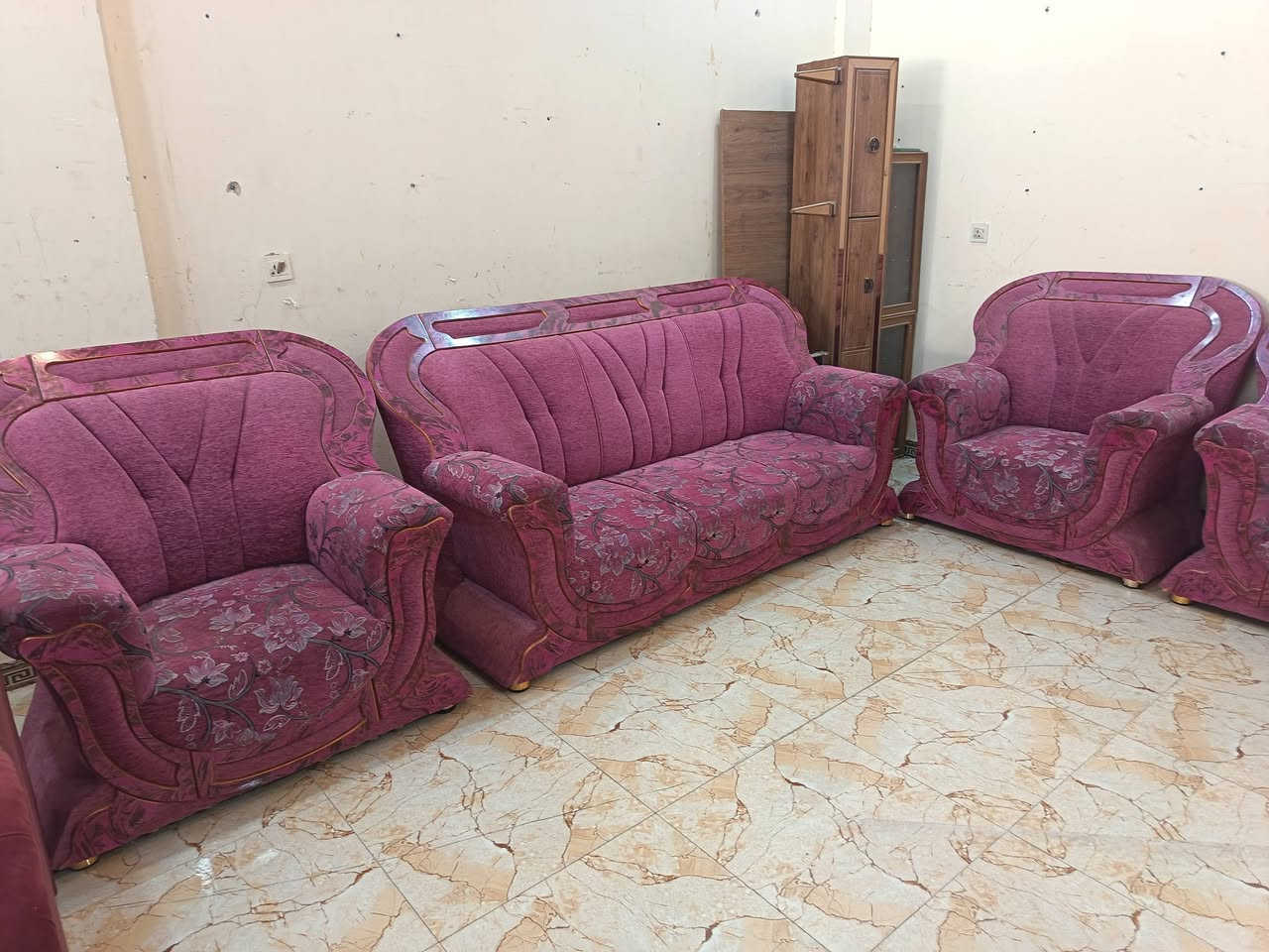 بيع... سريع .....سريع.🚚225الف
معرض ابو عبدالله للاثاث المنزلي 🔥تم وصول وجبه جديده من تخم مستخدم عشر مقاعد خمس ست قطع العنوان تكريت الديوم مقابل مطعم المذاق بلقرب من اسواق الزوبعي للاستفسار خاص او اتصال *********** متوفر وتساب
