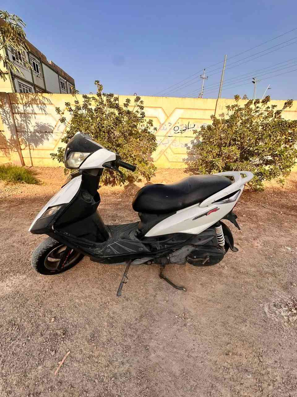 دراجه ماكس ثعلب. شرط نشاط ومعدل فول. الدراجه كلها شغاله. مفتوحه مره وحده. جايبها من بغداد ما صار شهر. متوازي على بيعتها. 420.  الف . وبيها مجال 

***********
