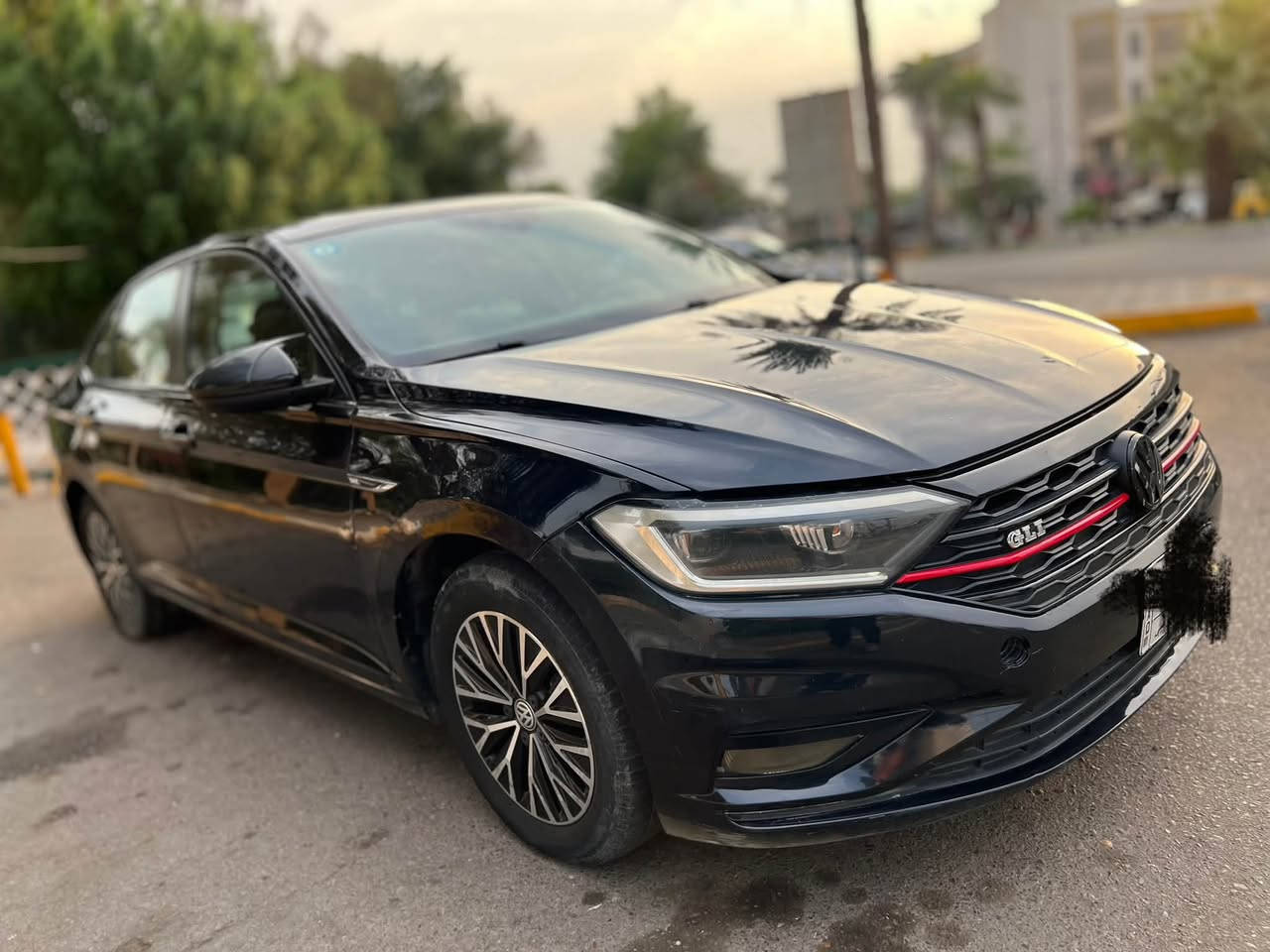 السلام عليكم 🌹
على بركة الله للبيع:   *********** (( للاتصال)) 

🚙 فولكس واكن (جيتا)

✨ لون اسود 

📍 رقم بغداد 

📊 ماشية 87 ميل

🛡️ اربع قطع صبغ بدون لغد وشاصي

🔥 مواصفات gli فول 

💎 سيارة نظيفة محرك صدر تبريد 🥶

محرك 1400 تيربو السعر 10,300 الف دولار   (دفتر وثلاث أوراق ) وبيها مجال

نص مكتوب في الصور:
- HUSSEIN حسين ابوالشواصي خدوش ورصعات فى اماكن متفرقة من السيارة تصليح كتف جاملو امامى أيسر تصليح داخل باب السائق نصوح من أسفل السيارة دبل كوت بارد صبغ خدوش ورصعات تبديل