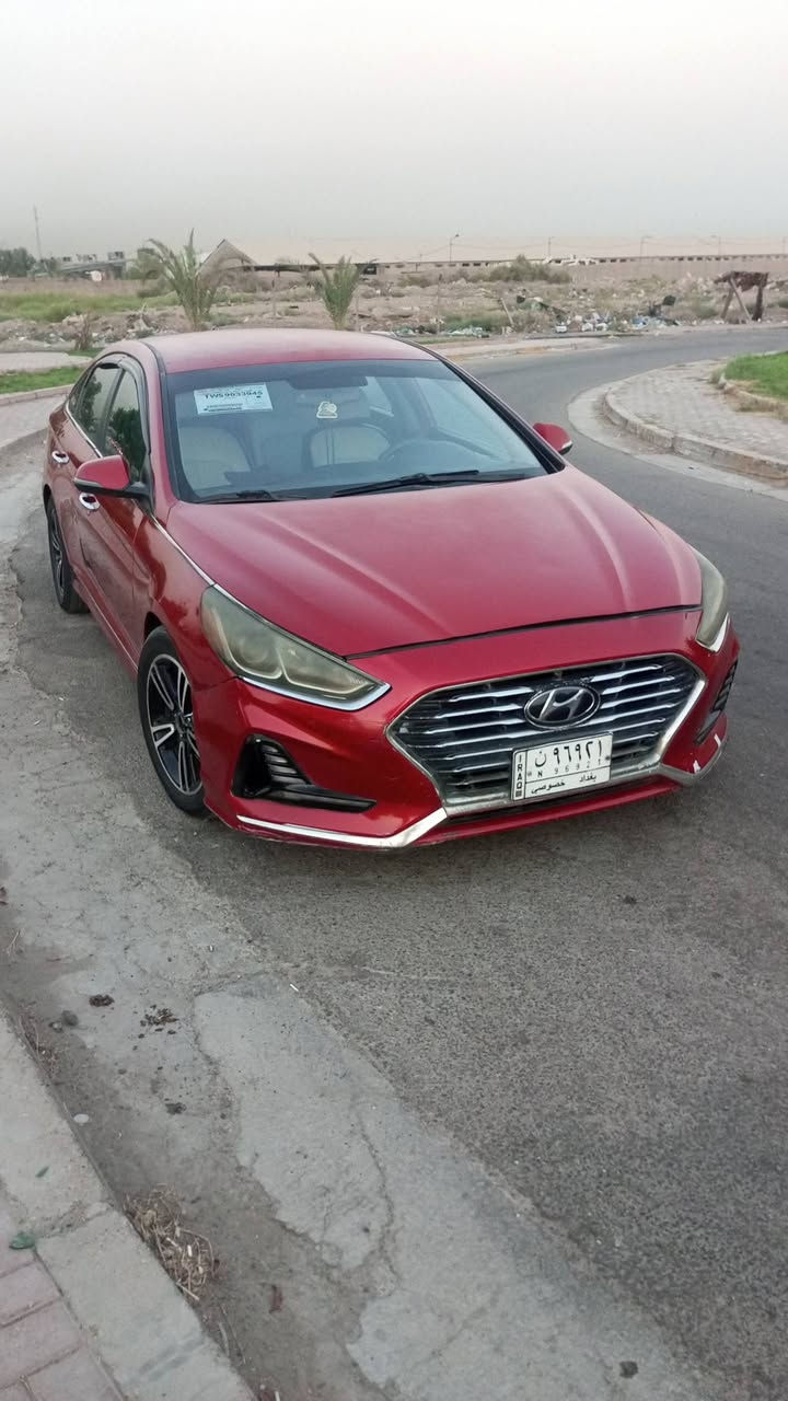 السلام عليكم 
سوناتا موديل 
2019 امريكي
فول موصفات عد الفتحه 

مواصفات السياره
شاشه كار بلي
حساس خلفي
كامره دواره
كشنات جلد +كهرباء 
تدفئه بل كشنات +الستيرن 
فول تحكمات جهتين
بصمه تشغيل +ابواب+صندوق
تخم تاير جواها 
منضومت تبريد جديده
اشاير بل مري 
رادارات خلفيه +محيطي
رقم بغداد
السياره بيها 5قطع صبغ بدون دواخل 
ابيعلك احزام حته لا اتعبك ولا تعبني 

مكانه بغداد السيديه 
السعر جوه السوك 100$ورقه بيها مجال
الرقم ***********
