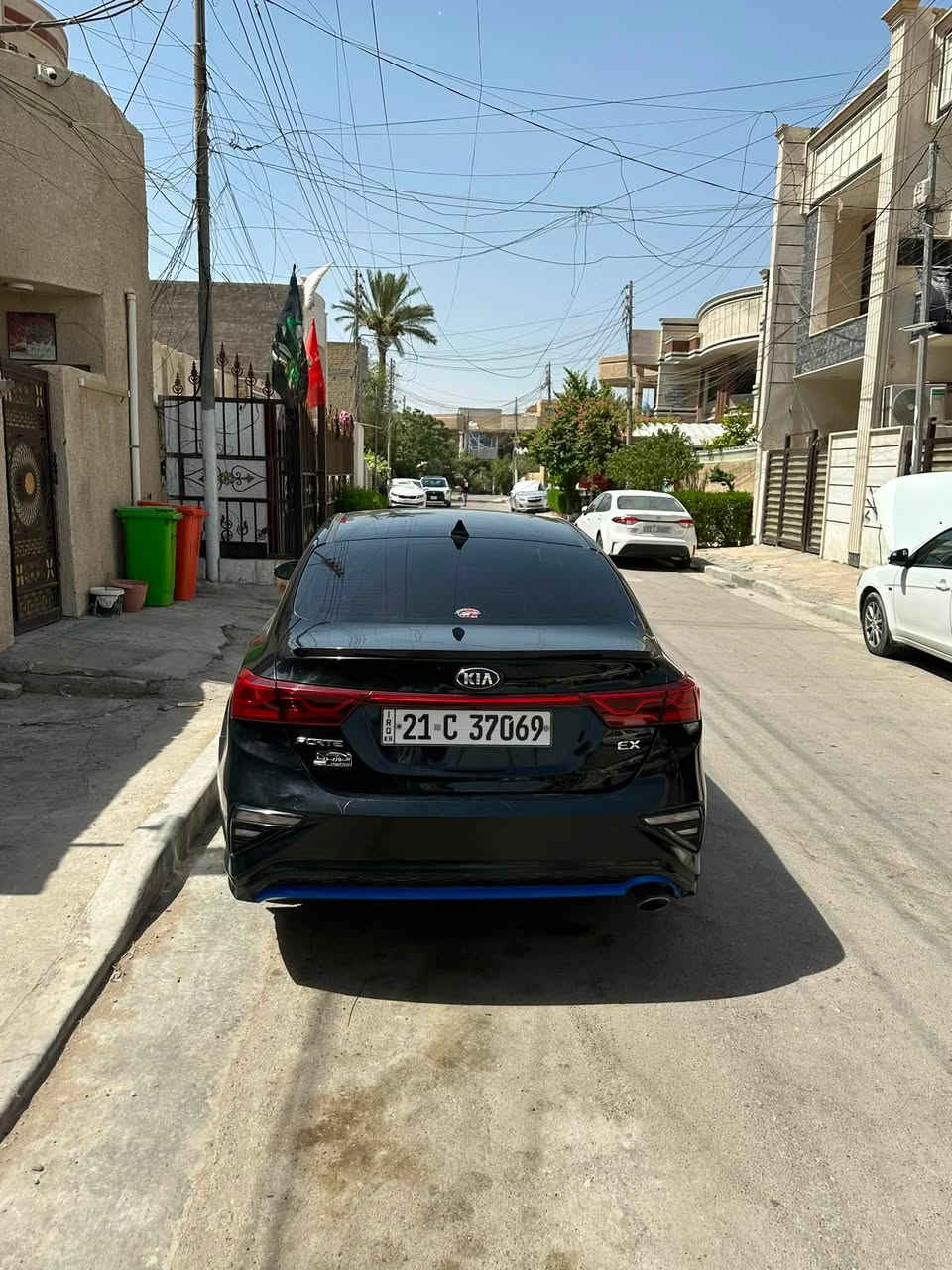 كيا فورتي 2019
وارد كندي حادثها سرقه جاملغ 
وبالعراق بيها قطعتين صبغ بنيد وباب السايق
سياره اعلى من نص الفول 
كيرها cvt ابلادي وبيها براد 
ماشيه 170 الف كيلو
سعرها 115 وبيها مجال بسيط 
رقم ***********
