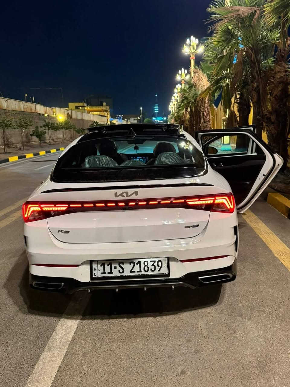 السلام عليكم سياره كي فايف  موديل 2022 جيتي لاين  وارد امريكي محرك 1600تيربو. السياره ماشيه 80km وليس mil السياره مكفوله من ضرر ومن كلير ومحرك مكفول كلشي موضحلك بلصور رقم بغداد  تخم تاير جديد من شركه تاير مول هانكوك  كوري اصلي باسمي السياره   رقم الهاتف *********** /ممتواجد علنت دائما شراي يتصل
