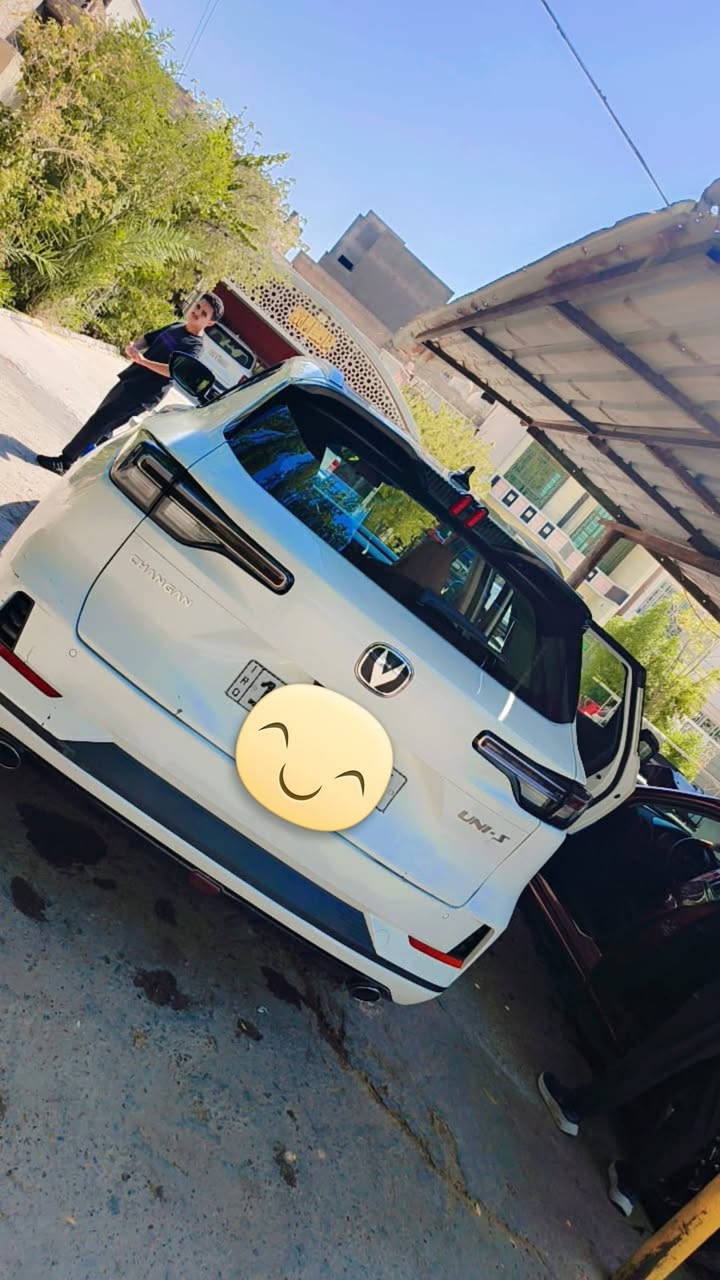 العنوان   بغداد السيدية  التواصل ع رقم.   ***********موديل 25  باسمي. التحويل مباشر. 35 مليون. وبيه مجال بسيط
