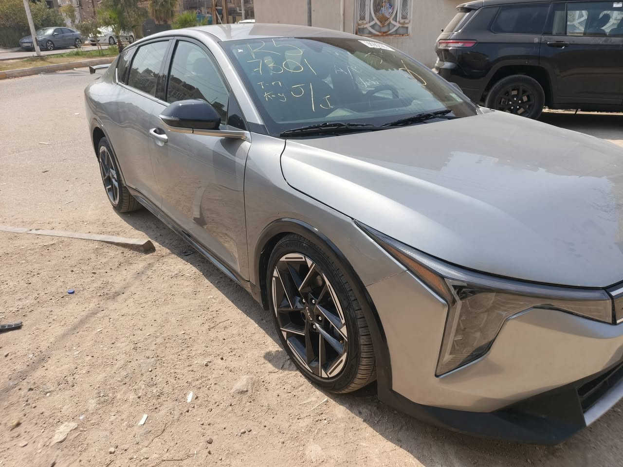 سلام عليكم كي فور 2025 وارد أمريكي جي تي لاين فول مواصفات شهداء ذي قار السياره بيها تبديل بنيد فقط مكان السياره ناصريه مركز السياره جديده ماشيه 5 آلاف أخت الزيرو السعر 169وبيها مجال بسيط أي استفسار على هاذا الرقم ***********
