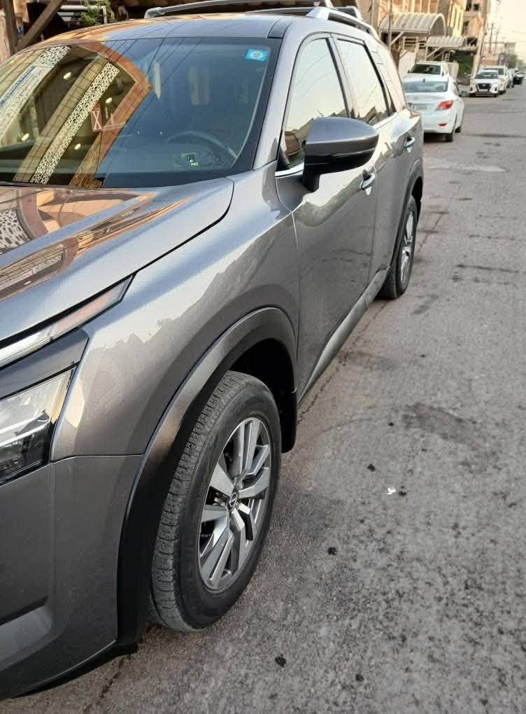 نيسان بافندر ٢٠٢٢ وارد امريكي ماشيه76 كيلو فول مواصفات من عده الفتحة بيها ٣ قطع صبغ بدون ايرباك السياره مابيها اي نقص  باسمي رايدها ب٢٢٠ مكاني السيديه

***********
