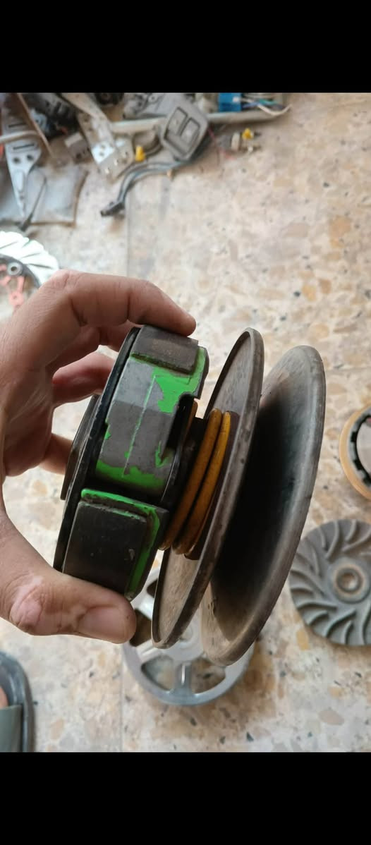 السلام عليكم كلجات مال رمبه سكنس وثعلب و140 عام يشتغلن رياضي شي مختلف للبيع سعرهن 90 وبيهن مجال  مكان المنصور
