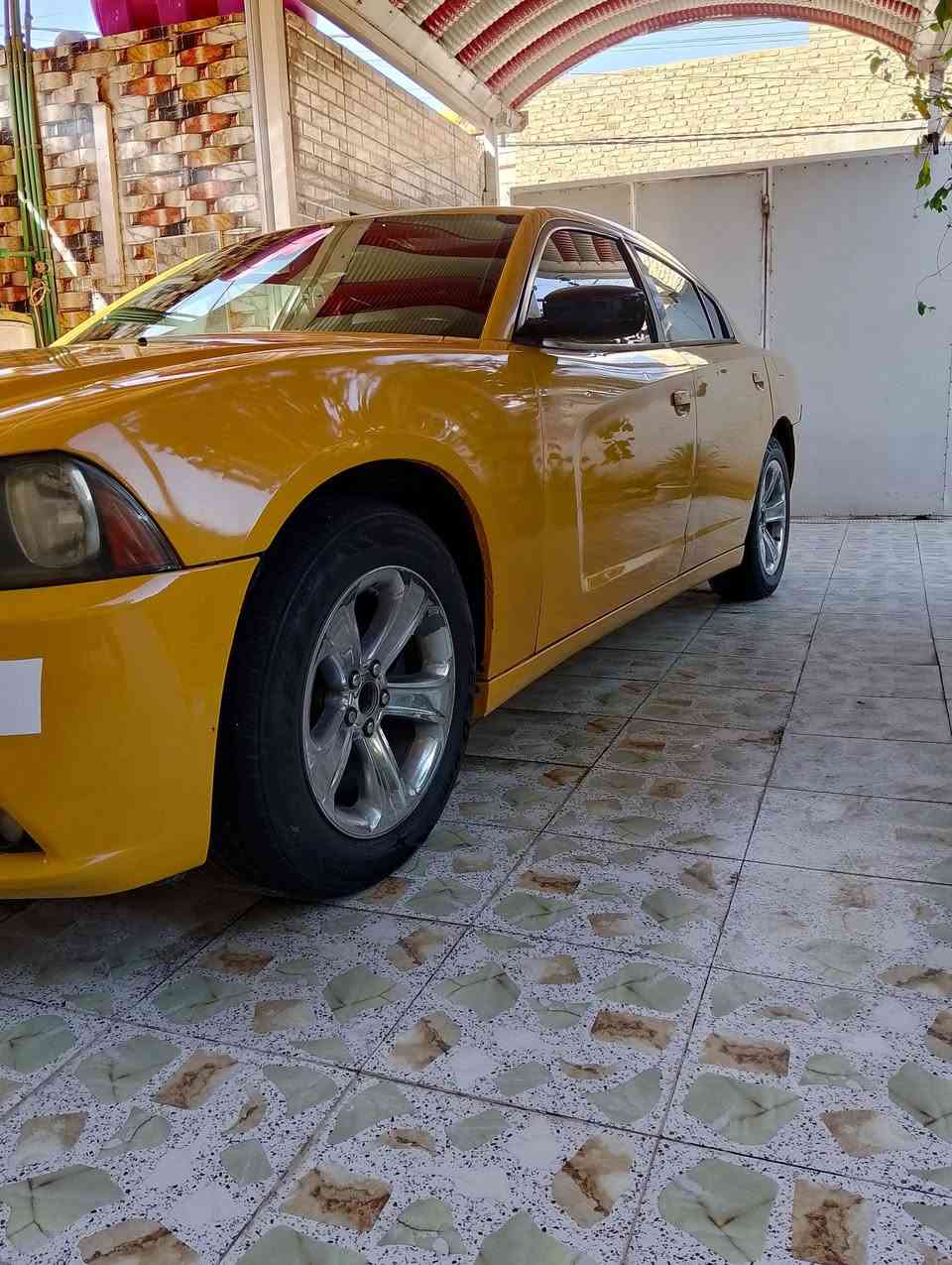 السلام عليكم  جارجر موديل ١٤
سياره جاهزه مكينه كير حداديه تبريد كله جديد 
تخم تاير  حادثه جاملغ خلفي فقط بدون دواخل سياره مكفوله كله شواصي وفخذات ولبجم كله مكفول  كير طياره شاشه جبيره  السعر ١٤٥ وبيه مجال  الدوانيه قضاء الشاميه***********.        سياره بس صبغته موو حلوه.. 💁🏻‍♂️🧿
