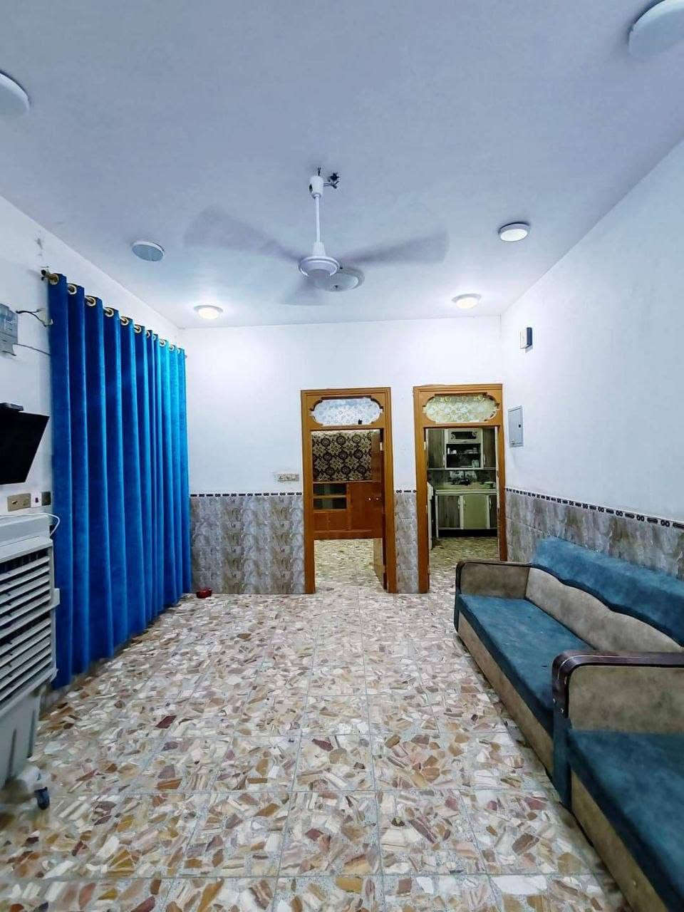 السلام عليكم دار للبيع 100مترطابو زراعي سند 25 أساس صب بناء طابوك سكف صب يحتوي على غرفه وصاله ومطبخ واستقبال وصحيات داخليه وخارجيه 
العنوان /النجف الاشرف/ كوفه/ شارع المعمل/ الشارع مقابيل شارع المطار القديم

 السعر( 40)مليون وبي مجال 
للاستفسار مكتب المهندس
***********
***********
