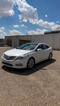 للبيع هونداي ازيرا 2014 خليجي محرك V6 /3000  فول مواصفات رقم بغداد جدي...