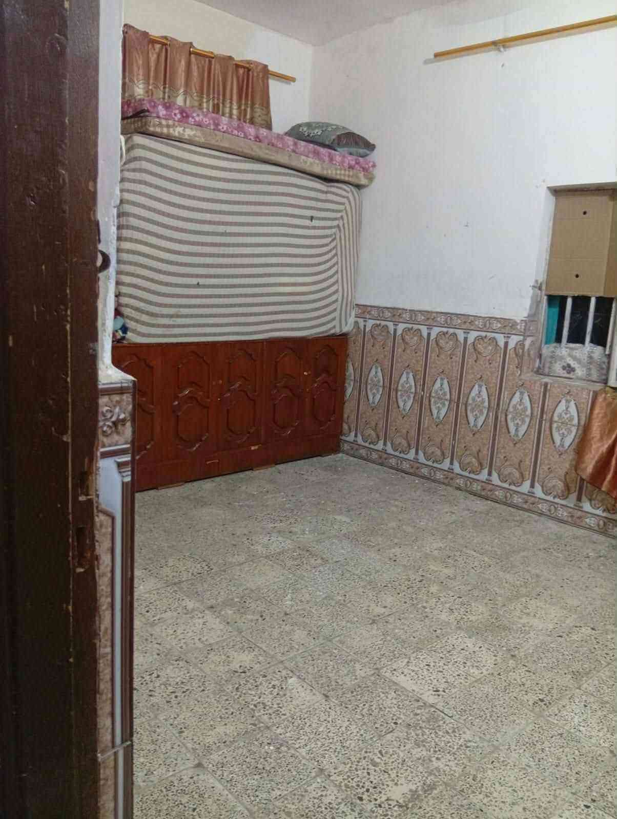 بيت بحي جهاد مساحه 185 متر بسعر مناسب قسط ***********
