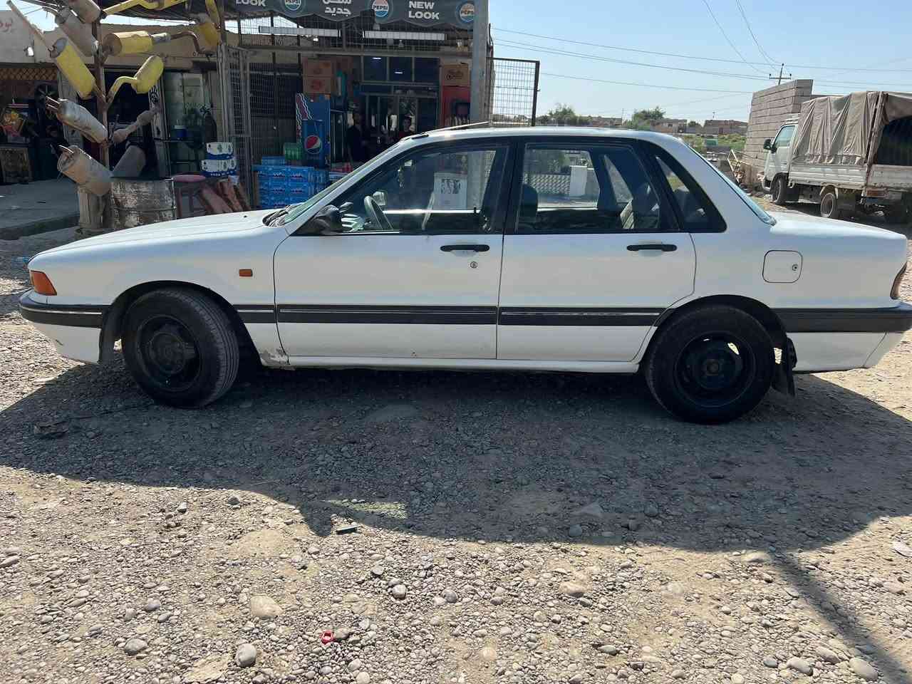 السلام عليكم
متسي بيشي گلنت للبيع فقط 

السياره جاهزه على اخر حبايه تنگر سلف وتتوكل وين ما چان 

الصدر بحاله ممتازه شرط 

تخم تاير جديد شرط 

بدون خياس شرط 

داخل يخبل ابلاد وجديد وحيل نظيف 

السياره بدون صبغ شرط على وضع الشركه 

كهرباىيات شغاله شرط 

خصم الحچي ما تصرف عليها ربع واني مسؤل على كلامي 

رقم السياره انبار الماني سنويه بعدها مو ساقطه لل ٢٧

تحويل ثاني يوم وصاحبها الشرعي في سامراء المقدسه 

مكان السياره سامراء القلعه 

السياره بيها نعومه احلا من الحديث 
السعر ٣٩ ورقه وبيها مجال قليل حگ الجيه 

للأستفسار الاتصال ***********
