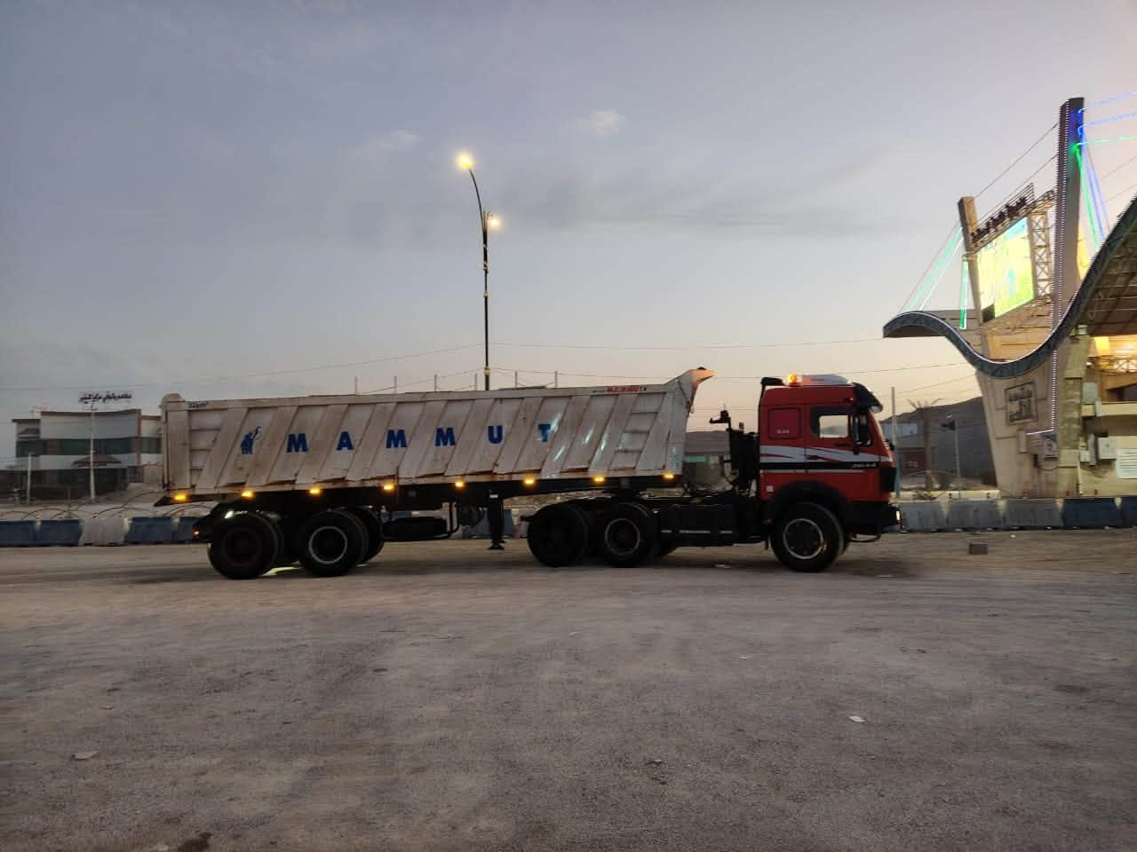 موديل 92
اصل تك ومطوله
مجموعه نص جي اف
مكينه 44
كير 160
مكفولات
العربانه
ماموت حداديه ذرعه 32 م 
مكفوله
السعر 400 ورقه
***********
