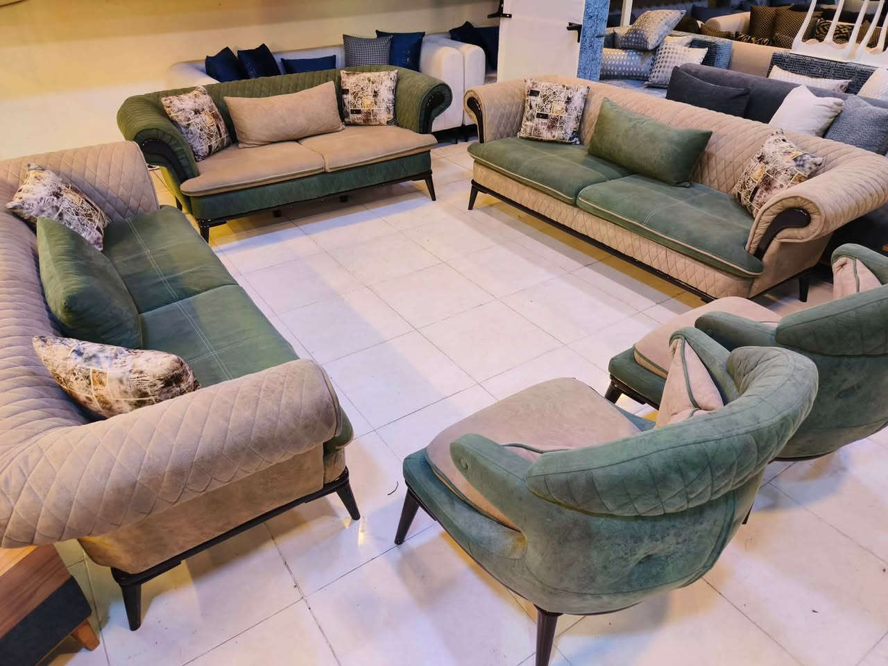موبليات لا ماسو 🛋️
تخم تركي مستخدم 10 نفرات ماركة نضيف كلش بدون اي عيب 

السعر  :550$

يتوفر توصيل 🚚 الى جميع محافظات العراق

للحجز الفوري راسلنا واتساب☎️:***********  

📍العنوان اربيل سايدين المنارة مقابل سوق اللنكة الجديد مقابل عمارة F

⏰ يومياً من 10 صباحاً لـ 11 ليلاً
