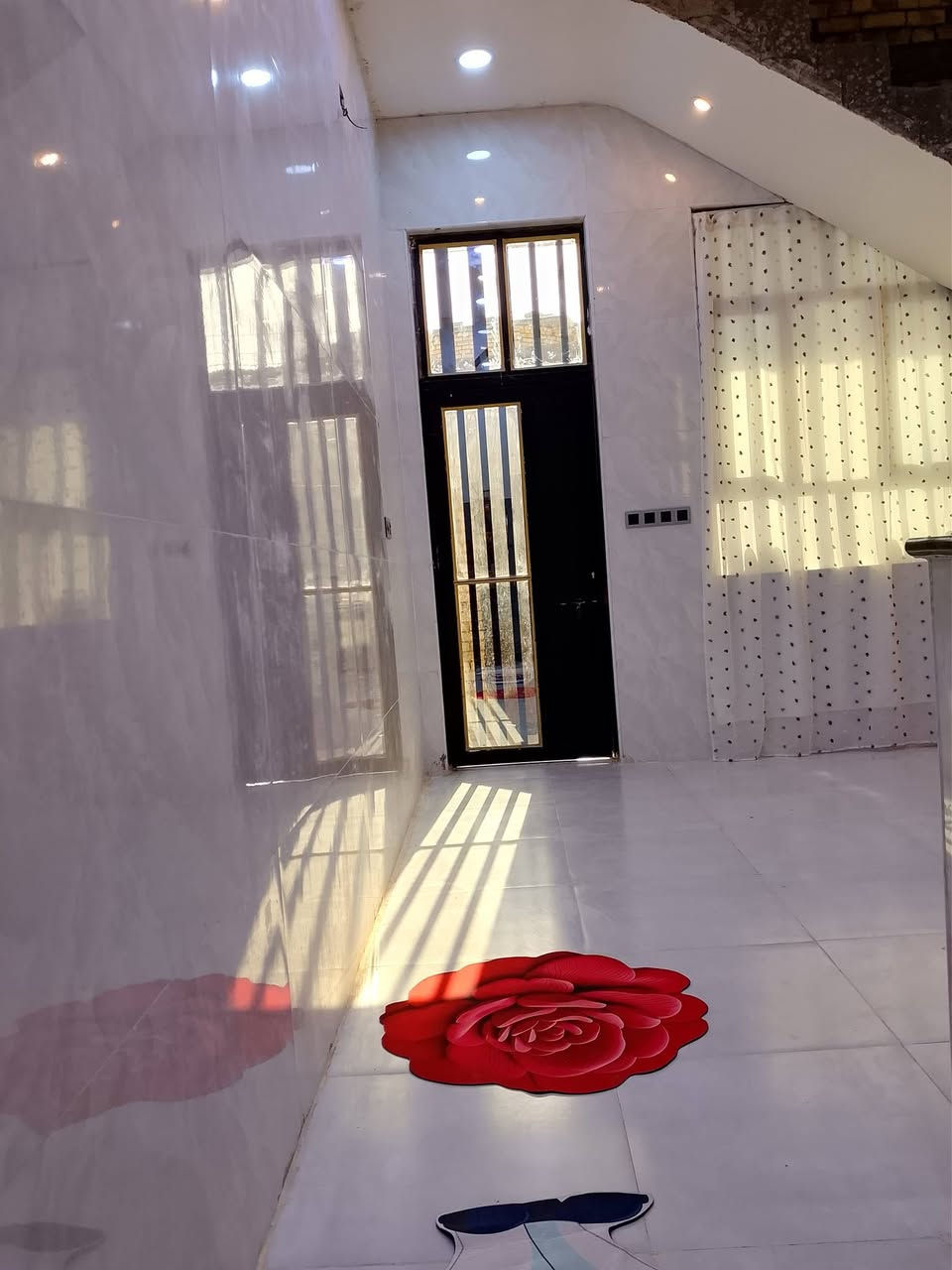 ‏✅﷽ 
 سلام عليكم 
  ✅ دار زراعي سند 25 
100 مربع قاطين كونكريت مسلح بناء جديد يحتوي على اربع غرف مع استقبال مع صالة ومطبخ  و3حمامات وتواليت عدد 2   للاستفسار الاتصال على
 رقم الهاتف  يوجد #واتساب او✅ مراسله الصفحه الشخصية     
                                ( السعر 92 )
                           *********** 📞💬✅
