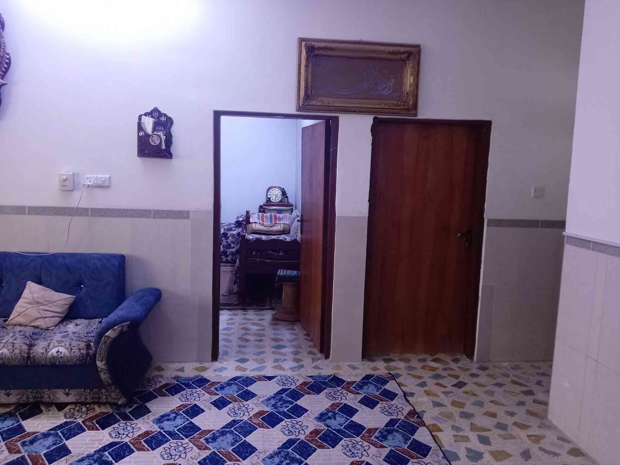 🟥بيت للبيع 300 م ركن
المنطقه 39  حي الزوراء
مقابيل الملعب بشارع 60
 البيت طابق
يحتوي على استقبال وهولين
وغرفتين واحدى الغرف سويت
ومطبخ وصحيات 
البيت نضيف وجاهز للسكن
للاستفسار الاتصال على الارقام☎️
***********
***********
