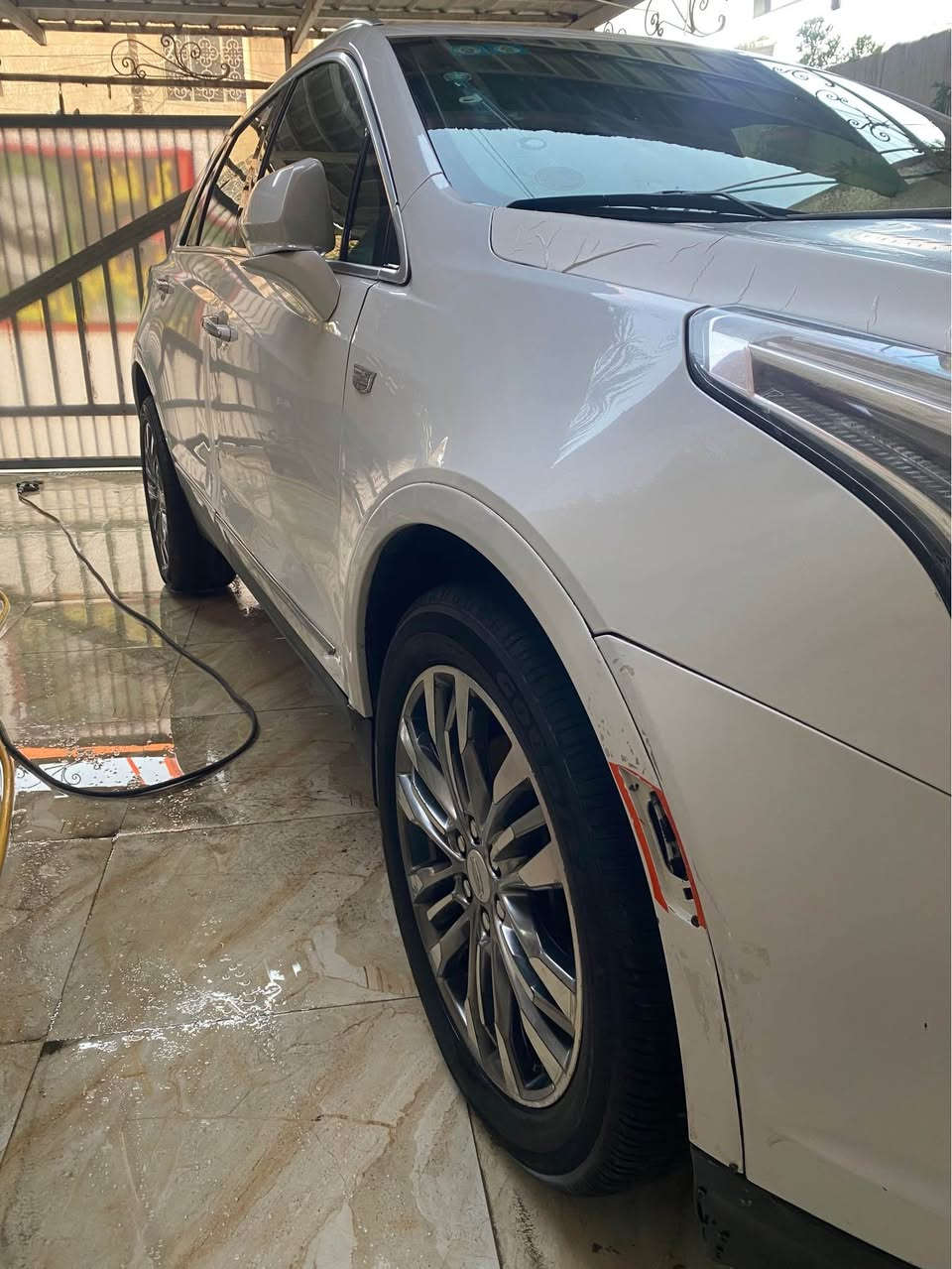 السلام عليكم 
كاديلاك XT5 2018
6 سلندر  محرك 3600
فول فول مواصفات للاخير اعلى فئه
رقم بصره بسمي سنويه الى2031 هزه جديده
جاهزه مكينه و كير و بدي و حداده و تبريد ما ناقصها اي شي 
حادثها بجم خفيف 
مكاني بصره 
السعر 175$ 
*********** البصرة, العراق
