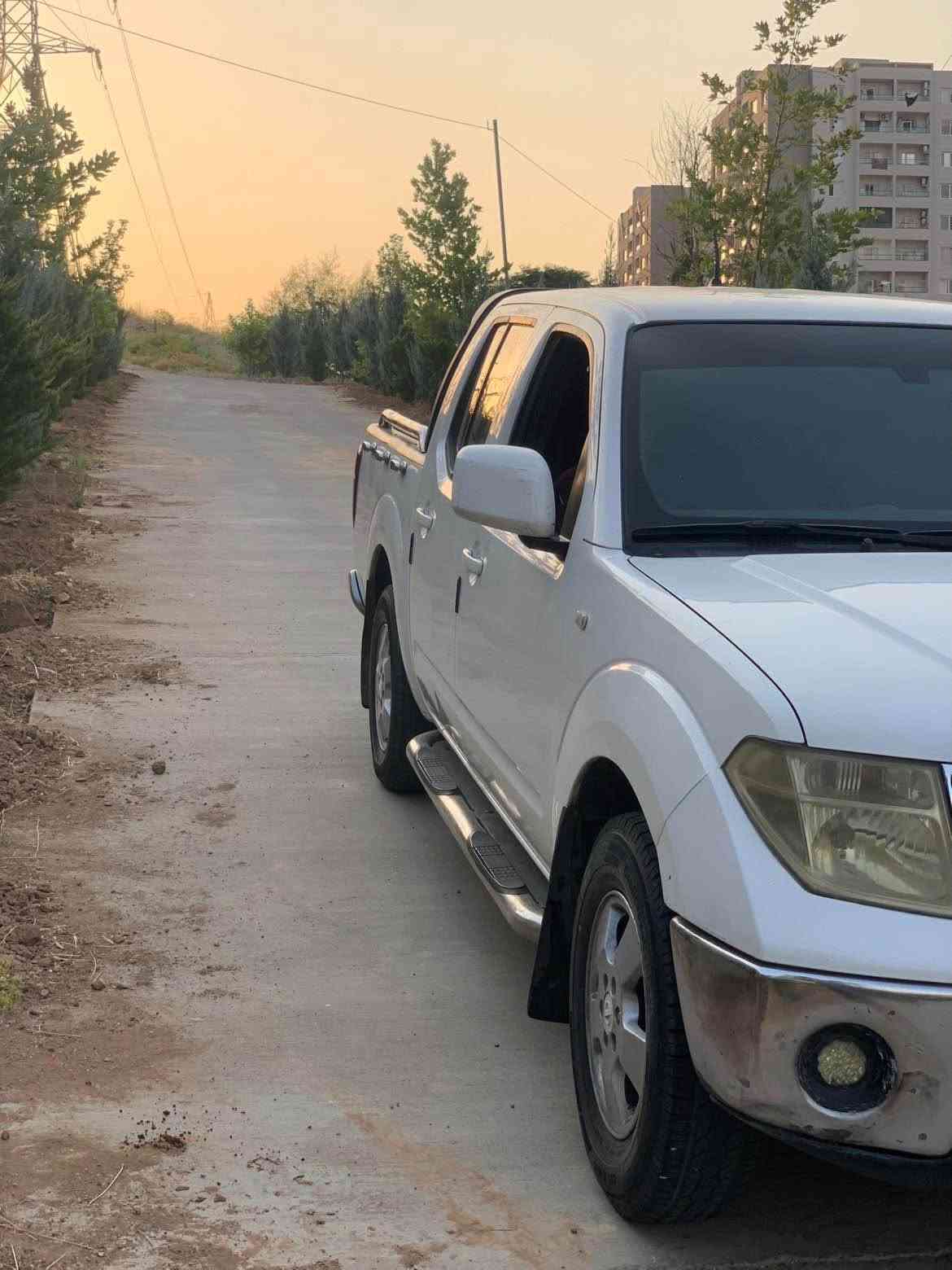 نيسان نافارا ٢٠٠٩ بي ده عم صبغ بنئ دوو ده رگه هان بي صه ربه يه يكجار ده عم تيدا نينه ويل تايره پاقژن سياره زئده پاقژه يا ماليه به ره قه م دهوك ١١٠ هزار غرامه يل سه ر سيره بي مه سره فه بئ ته قه و ره قه  بو پترو پيزانينان نا مه كي فريكه خاص دهوك, العراق
