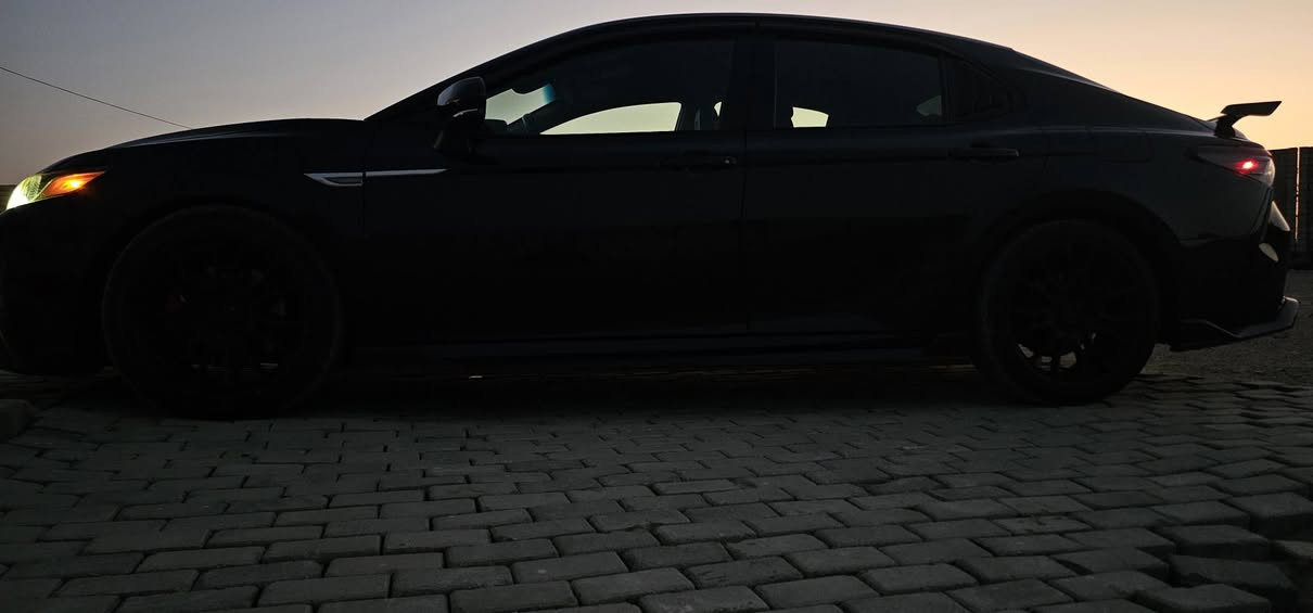 للبيع | تويوتا كامري TRD موديل 2023 (أمريكي)
🔥 اللون: أسود

🇺🇸 وارد أمريكي

المواصفات:

- محرك 6 سلندر (V6) سعة 3.5 لتر بقوة 301 حصان

- ناقل حركة أوتوماتيك 8 سرعات

- فئة TRD الرياضية

- جنوط TRD قياس 19 إنج

-السيارة مختومة TRD بالكامل (الداخل والخارج)

- جناح خلفي رياضي

- ماشية ٣١ الف mil

-نظام تعليق TRD الرياضي

- شاشة تعمل باللمس مع Apple CarPlay وAndroid Auto

- تشغيل بصمة ودخول ذكي

- كاميرا خلفية

- رادار أمامي ومثبت سرعة ذكي

- نظام المحافظة على المسار

- مصابيح LED

- مقاعد رياضية بشعار TRD

-ماشية 31000 مايل

-الضرر مرفق بالصور 

ملاحظة ... السيارة  مرقم بغداد ماشي بمعاملة الترقيم اليشتري   ياخذ سنوية بأسمة مباشر  والسعر( 200 ) وبيها مجال

📞 -- ***********

