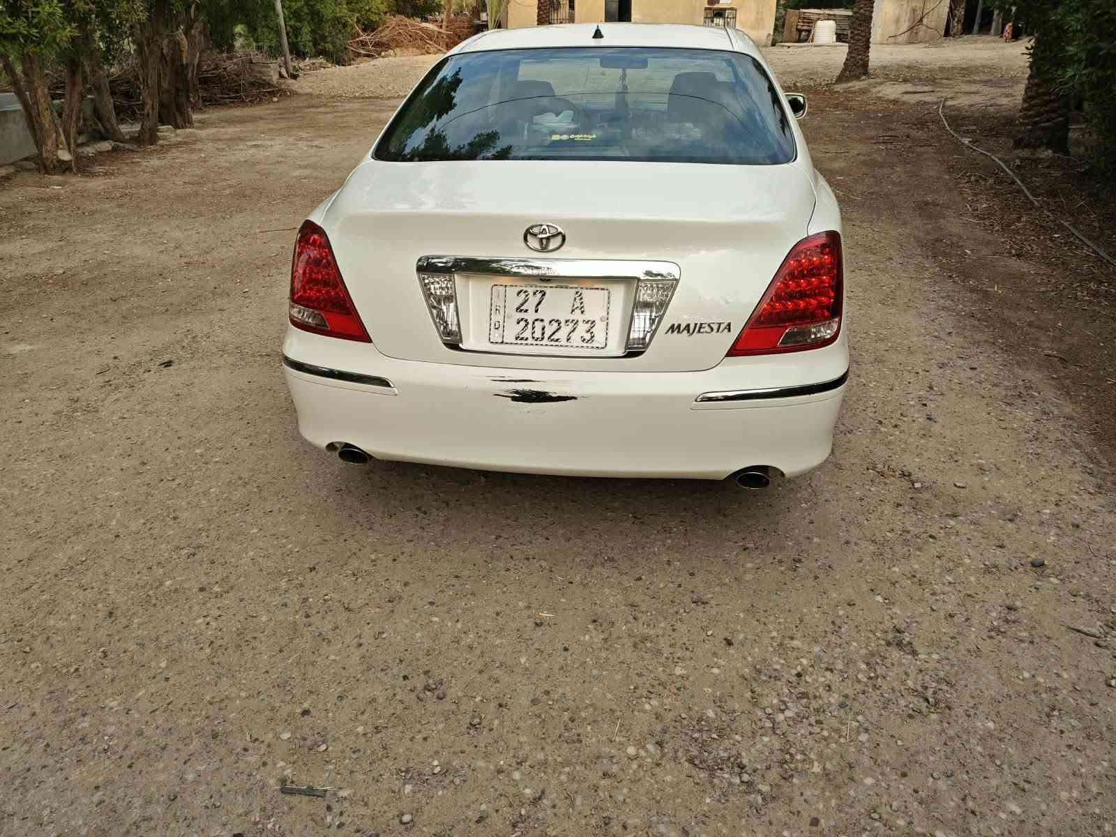 *للبيع كراون ماجستا 2005 - بأسمي تحويل فوري* 🚗

*المواصفات:*
- *النوع:* تويوتا كراون ماجستا
- *الموديل:* 2005 
- *اللون:* [ابيض صدفي]
- *المحرك:* 8 سلندر- مكينة شرط
- *الكير:* اوتوماتيك شرط
- *التبريد:* تبريد امامي خلفي "رادار" + تبريد امامي ثلاجة باردة
- *الفتحات:* فتحة سقف 
برده خلفيه 
- *الدكم:* 5 دكم فول مواصفات
- *الحالة:* السيارة جديدة كلش، جاهزة، مابيها نقص ولا عطل
- *السنوية:* بأسمي وتحويل فوري
- *الضمان:* مكفولة من كلشي كير مكينه حداديه عيل شرعي اصوليات 

*مميزات اضافية:*
1.  *غرفه جديده كلش
2.  *شاصي اوكص مكفوله
3.  *تاير وبطارية* جدد
4.  *مسجل وشاشة* وكاميرا خلفية
5.  *حساسات + تحكم ستيرن* 

*الملاحظات:* 
السيارة ما بيها اي نقص، كلشي شغال 100%. تبريدها ثلاجة بالصيف، 
*السعر:* [+964 781 401 8536] تواصل اتصال أو واتساب
*المكان:* ذي قار قضاء الإصلاح 
*الاتصال:* [***********] ابو علي 

التحويل باسمي مباشر. تحويل ثاني يوم هزه جديده.
