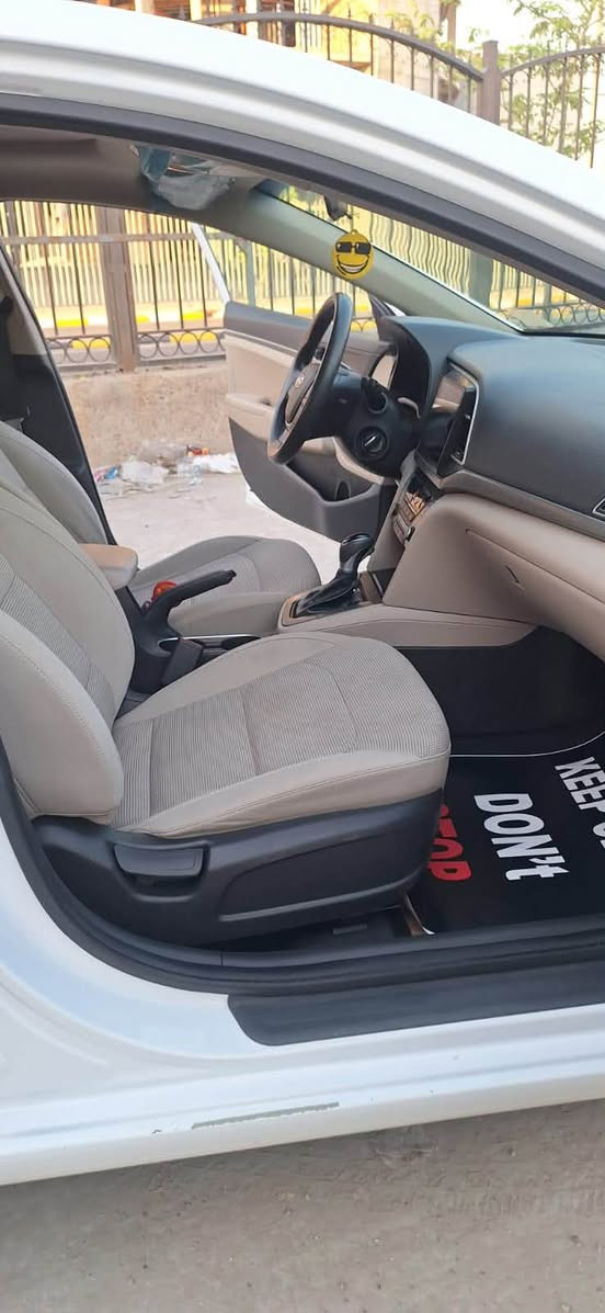 للبيع النترا ٢٠١٨ اسبورت محرك ٢٠٠٠ فتحه سقف تحكم استيرن ماشيه 50,000 كم خليجي مكفوله وبأسمي من الشركه إلى إلان ***********
