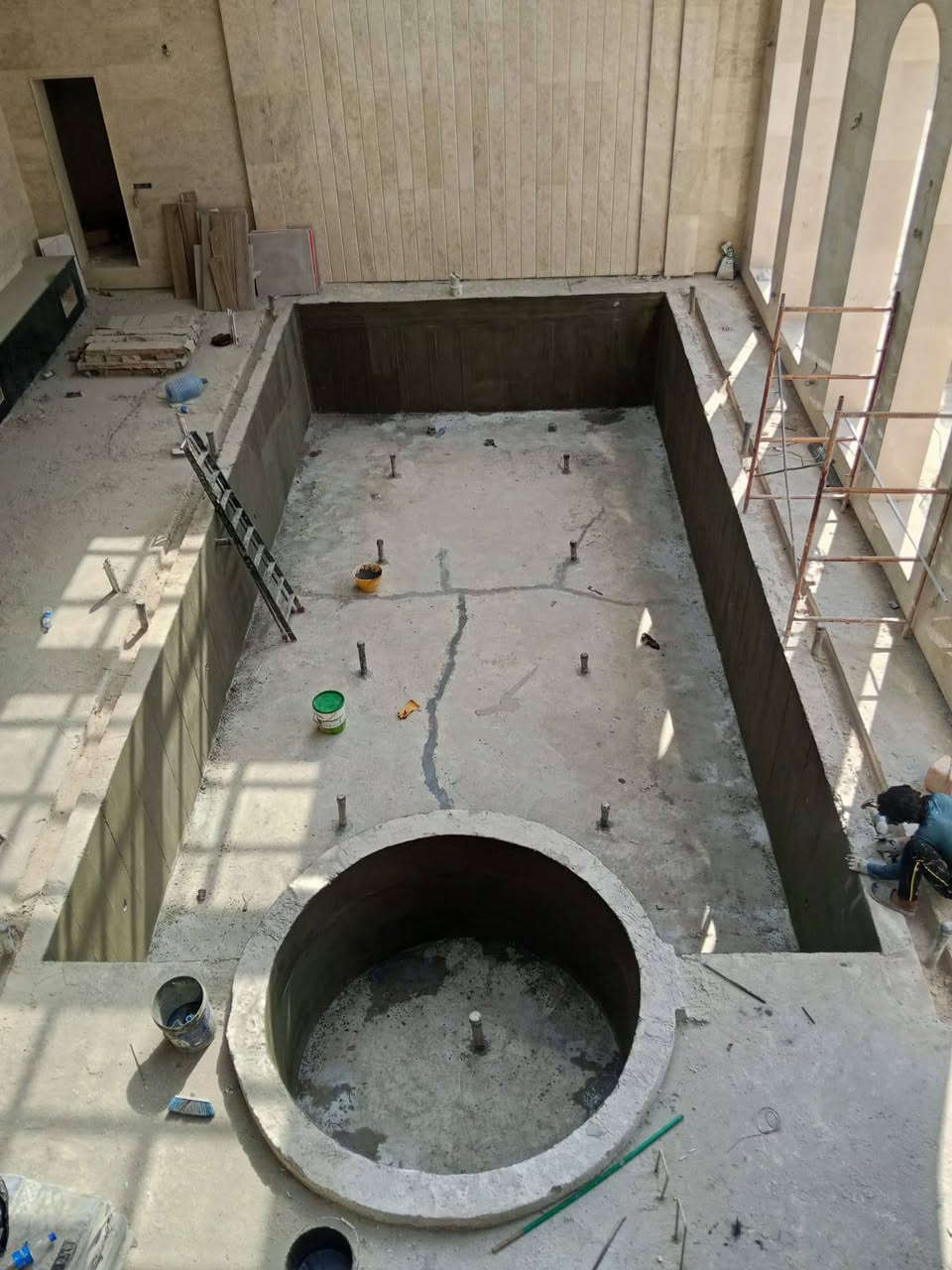 عزل مسبح بماده عازله اسمنتيه من اقوه مواد العزل تغنيك عن الفرشي والزفت والمواد البدائيه  تستخدم لعزل مسابح وتمنع تسريب المياه للمسابح وكذالك مقاومه للاشعه الفوق البنفسجيه

للتواصل***********
