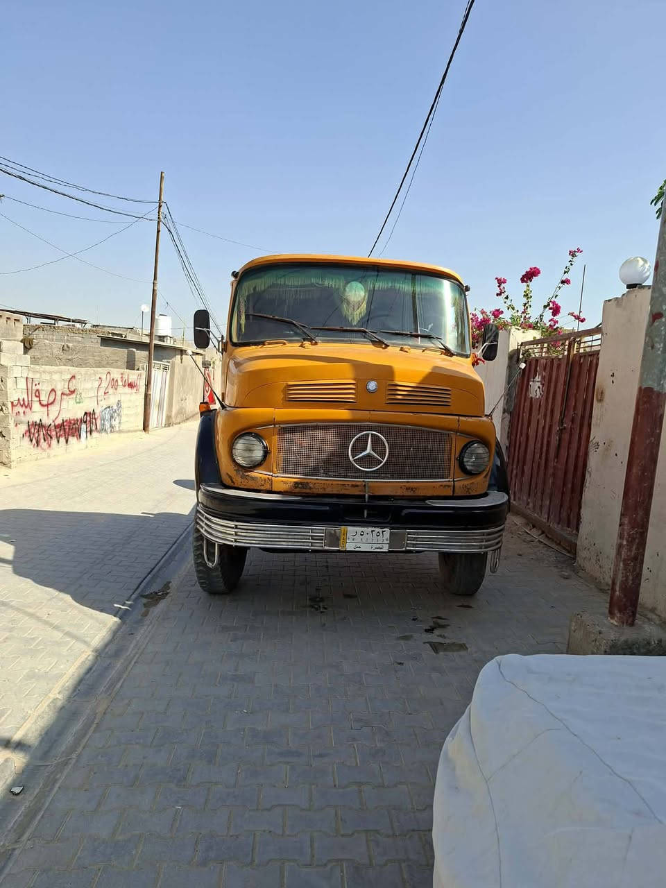 سلام عليكم
أبو ردين موديل 81 /6 طن محرك أكسن حدايه فول شرط تحويل ثاني يوم رقم بصرة ألماني جاهزه للعمل سنوية تنكر 
مكان نجف
ألاستفسر *********** مكلف بنشر
