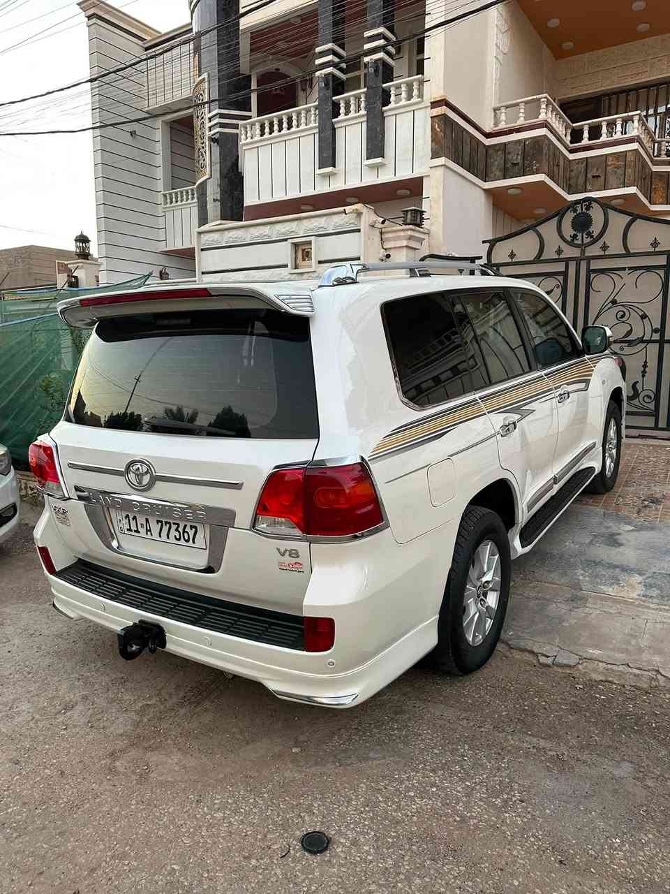لاندكروز موديل 2008  محرك 4700  مواصفات لكزز جديده مكفوله من كلشي باسمي شخصيا مكاني الرمادي  ترهم نقد وترهم امراوس حسب القناعه واذا تاهو حصرا اسود هم اراوس  ***********
