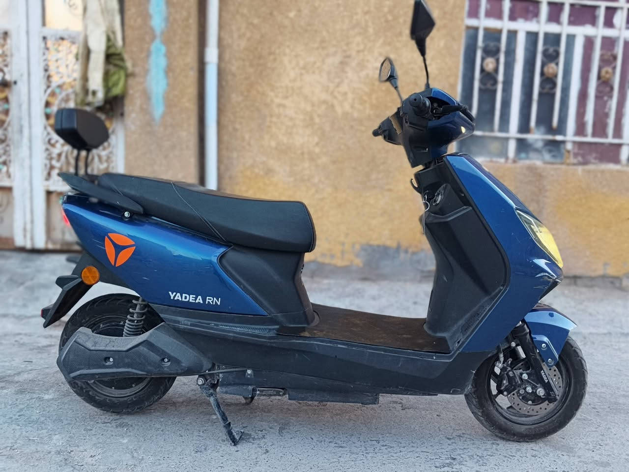 دراجه شحن للبيع جديدة مع ضمان شركة وليس محل اسم الدراجه (yadea rn) السعر (850) وبيها مجال للاستفسار واتساب على الرقم ***********
