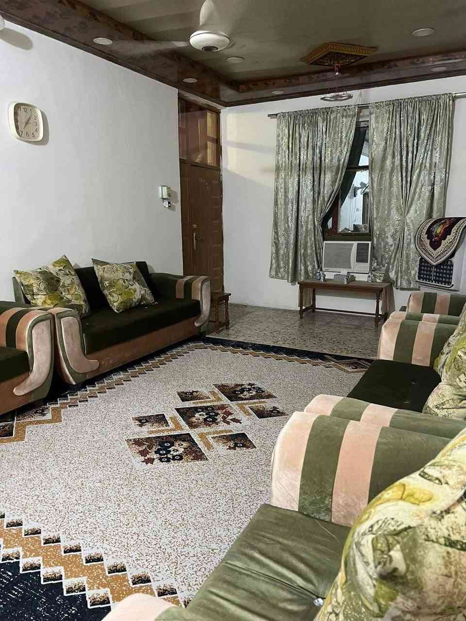دار للايجار • شارع ٨٠ • طابقين
