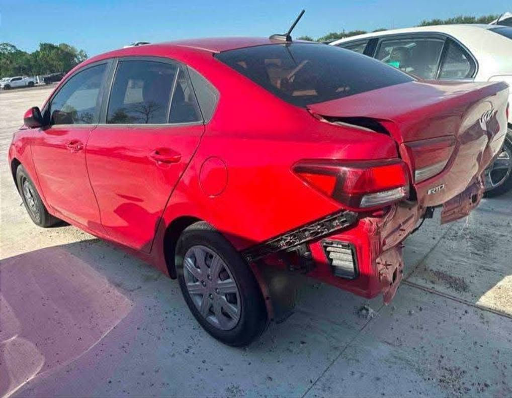 السلام عليكم
كيا ريو / KIA RIO

 موديل 2023ضرر مثل ما وضح بالصور
مابدل لو قطعه
السعر 115وبيه مجال 

مراوس حسب القناعه 

***********

***********
