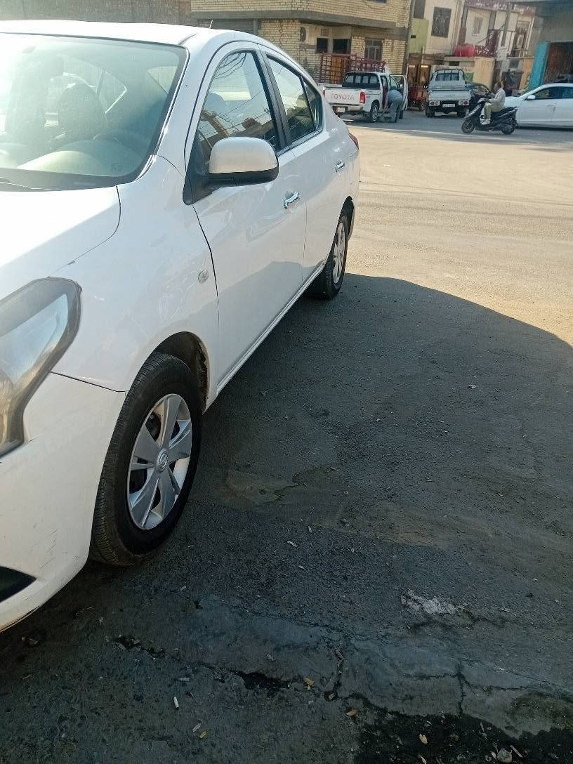 نيسان سني ٢٠٢٠ هندي
رقم بغداد بسمي 
رقم جديد سنويه جديده هزه جديده 
مكفوله من صبغ 
بيه بارد بالباب الخلف للسائق 
مكانها بغداد الحريه 
سعرها ٩٧ ورقه
*********** بغداد, العراق
