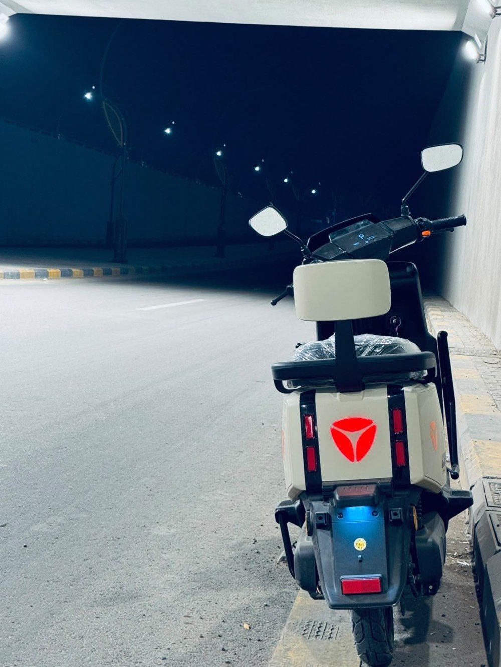 ياديه • شحن • ٤ بطاريات