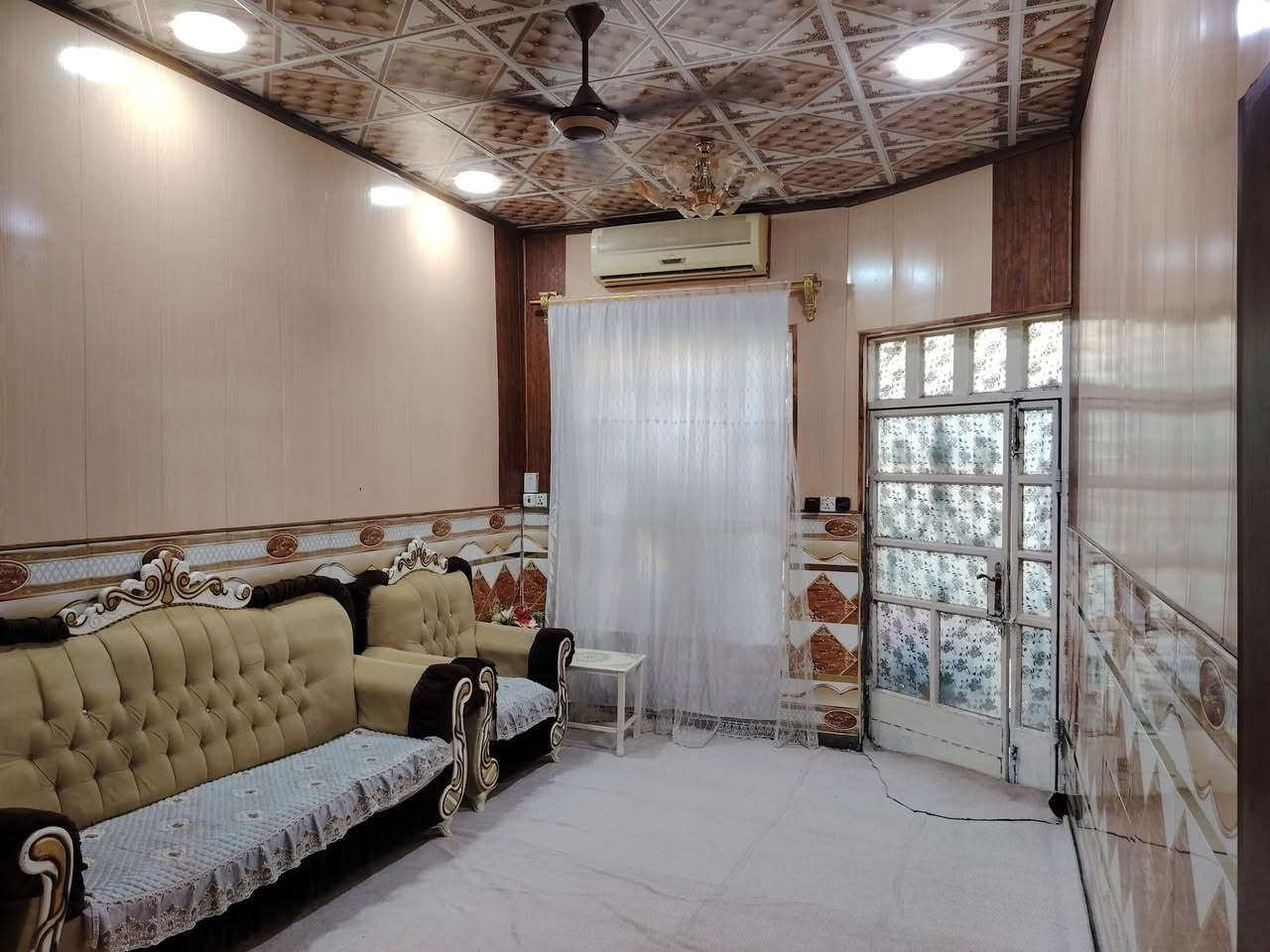 🏠  دار للبيع
📍 الموقع: حي الحسن العسكري / حي لازم (الدوانم)
📐 المساحة: 105 م²
📜 السند: 25 زراعي

✨ مواصفات الدار:
▪️ ديوانية
▪️ مطبخ
▪️ صالة مفتوحة
▪️ غرفة في الأرضي
▪️وغرفة فوك بحاجه الى أبياض مع ارضيه يعني فقط ملبوخه

💰 السعر: ٥٠ مليون

📞 للاستفسار والاتصال:
***********
