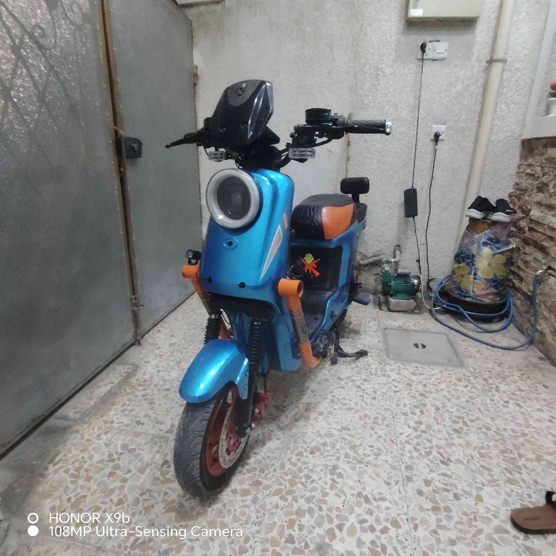 السلام عليكم دراجه شحن اكس ٩٠٠ جديده الدراجه تمشي ٧٥ حقيقي فول مواصفات موديل ٢٠٢٦ بيهه بصمه وسويجات وكارت بل شاشه المكان الكريعات السعر ٤٠٠ وبيهه مجال الرقم الاستفسار ***********

نص مكتوب في الصور:
- HONOR X9b 108MP Ultra-Sensing Camera
- O HONOR X9b
- 108MP Ultra-Sensing Camera
- HONOR X9b
- O HONOR X9b 108MP Ultra-Sensing Camera