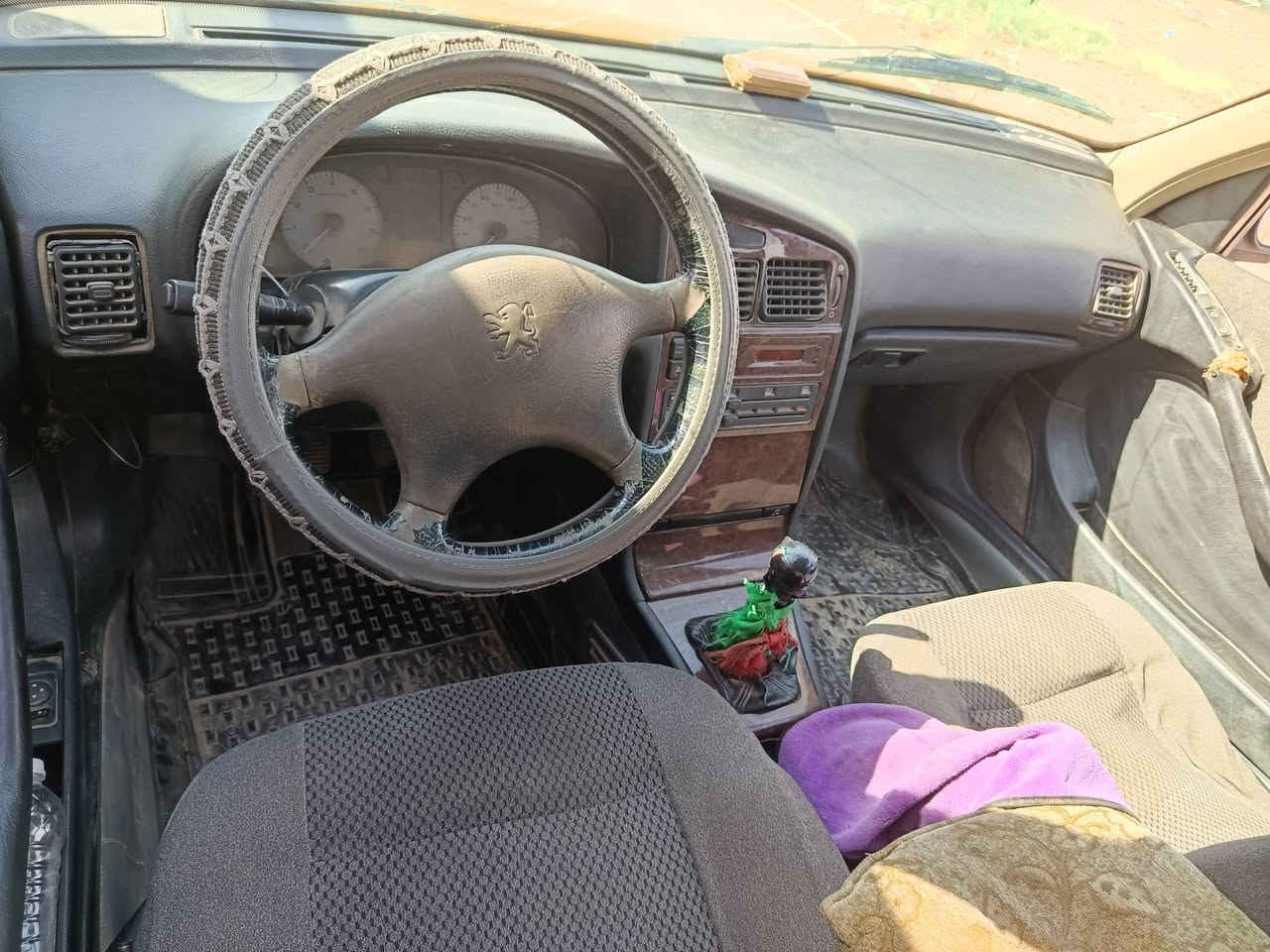 مكلف بنشر بيجو باص للبيع تفاصيل هاذ رقم صاحبهة وخابرة ***********
