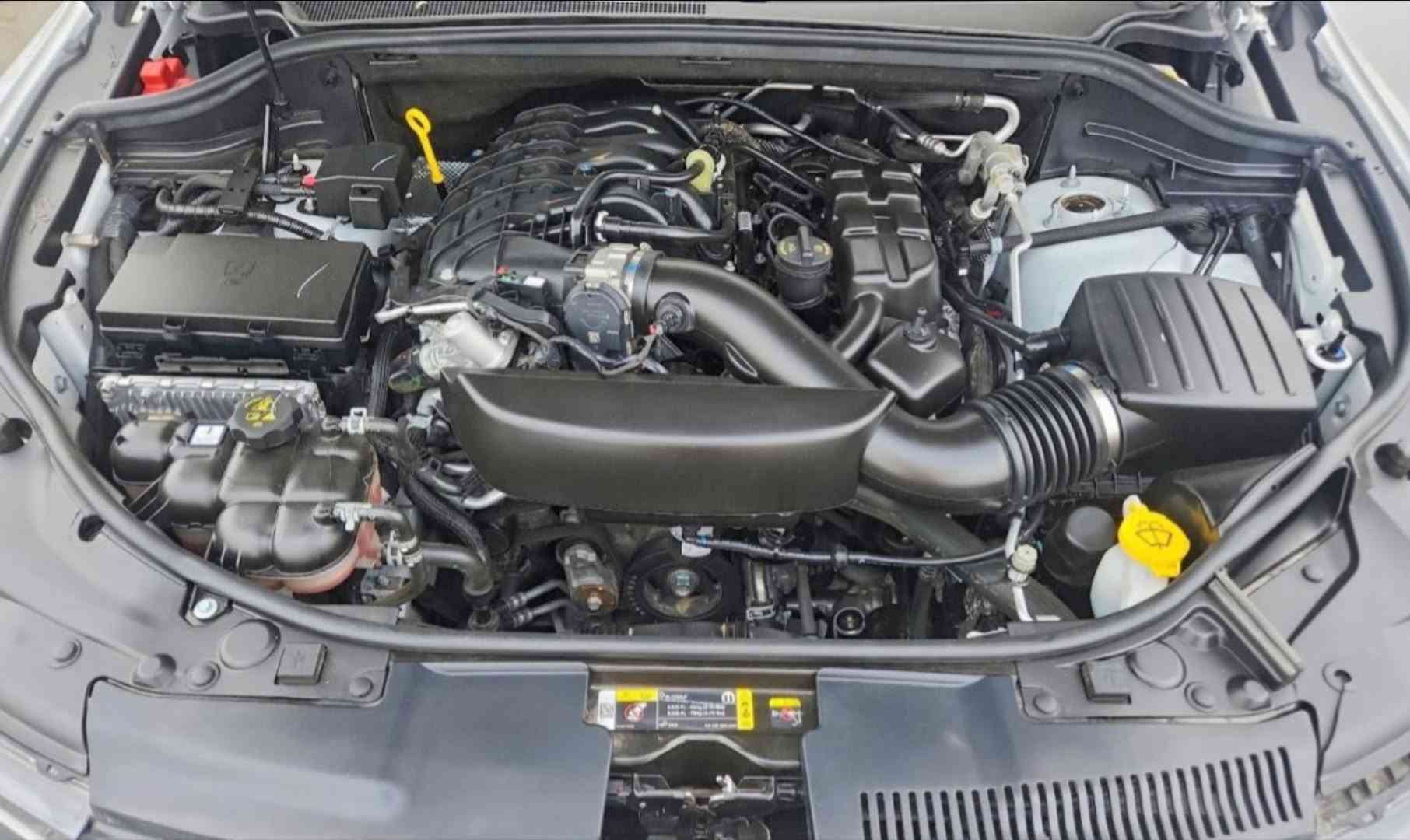 دوج دورانكو  GT PLUS جيتي بلاص اعل مواصفات للخير  رادار
المحرك : V6 . 3.6L .

الموديل : 2024 وارد امريكي دخول جديد . 

🔴السيارة وارد امريكي دخول جديد ضرره بنيد واطراف الجاملغات الاماميه تصليح فقط عل كد التعديل  البنيد مبدل 
اصلي تفصيخ وانصبغ لأن الون ما اطابق

رقم بصره شهداء سنه ونص وتتحول بيه وكاله عامه بأسمك مطلقه 

المواصفات :. 

بصمه +بصمة ابواب + تشغيل عن بعد 

السياره رادار امامي ورادر خلفي

* مصابيح امامية زنون مع اشاره لد .

*مصابيح امامية مع LED . 

* كشافات ضباب بروجكترات LED .  . . 

* شاشة كبيرة 8.4 أنج .

* نضام خرائط GPS . 

* تشغيل عن بعد . 

* ويل قياس 20 أنج . 

* بلوتوث تلفون مع كار بلي شاشة عرض.

فيديو

* محدد سرعة . 

* باب قبق الجنطه كهربائية .

* حساسات مع مانع تصادم خلفي .

* كاميرا خلفية .

* كير شفتات ستيرن 

* مقاعد جلد . اسود امطعم بخيط احمر

* ذاكرة لتخزين للمقاعد الاماميه

* المقاعد الاماميه كهربائية . 

* المقاعد الأمامية والخلفيه تدفئة وتبريد

* تدفئة لمقود السائق . 

* اطفاء وتشغيل اوتماتيكي Auto start . 

* صف ثالث من المقاعد 7 راكب متصل. 

* تبريد 3 قطع 

🔴السعر اتص وتدلل 

المكان : البصره

للاستفسار 

***********

***********  الاثير اتصال واتساب
